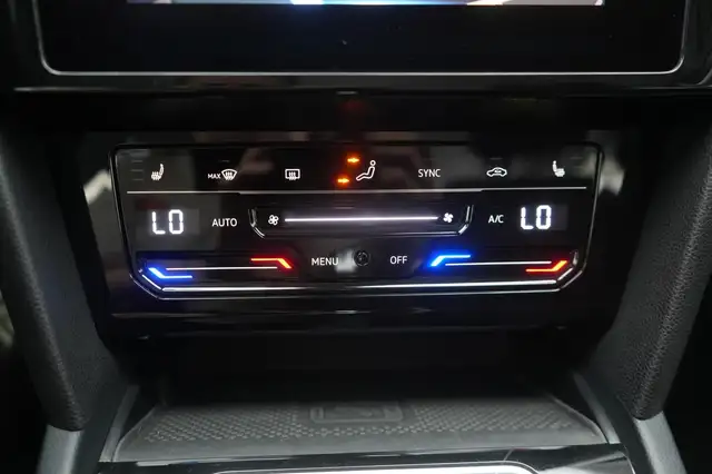 Volkswagen Passat view 15