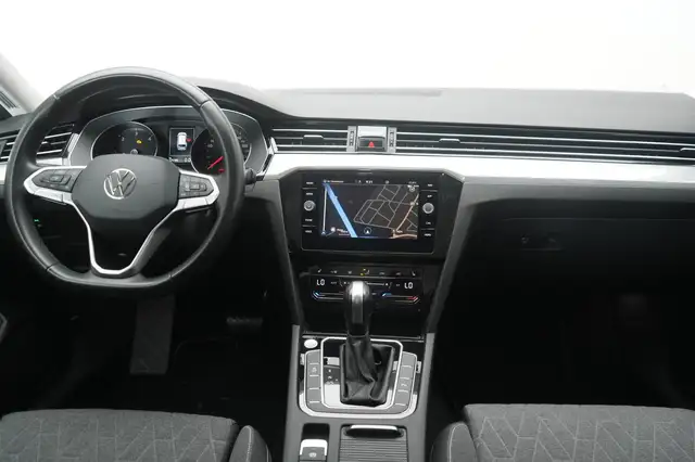 Volkswagen Passat view 12