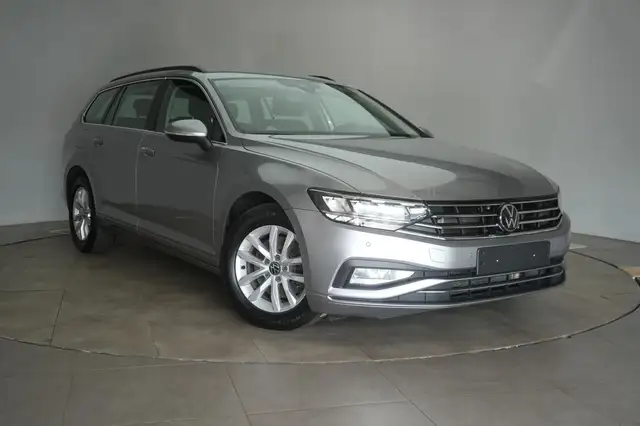 Volkswagen Passat main image