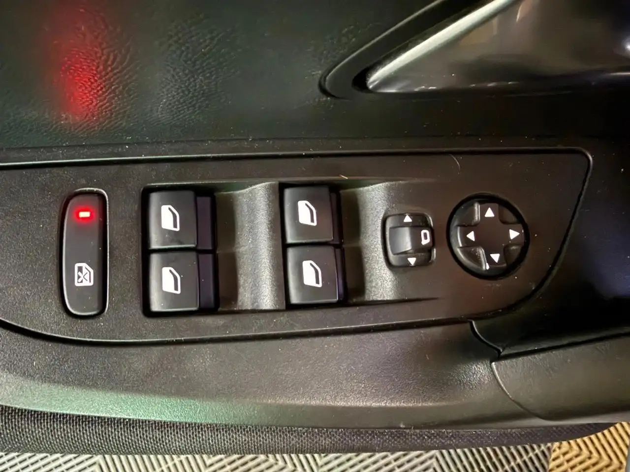 Peugeot 2008 2008 — photo 33