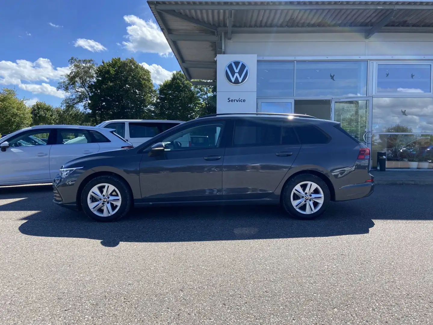Volkswagen Golf Variant 2.0 TDI DSG Life NAVI+AHK+LED+APP-C Grau - 2