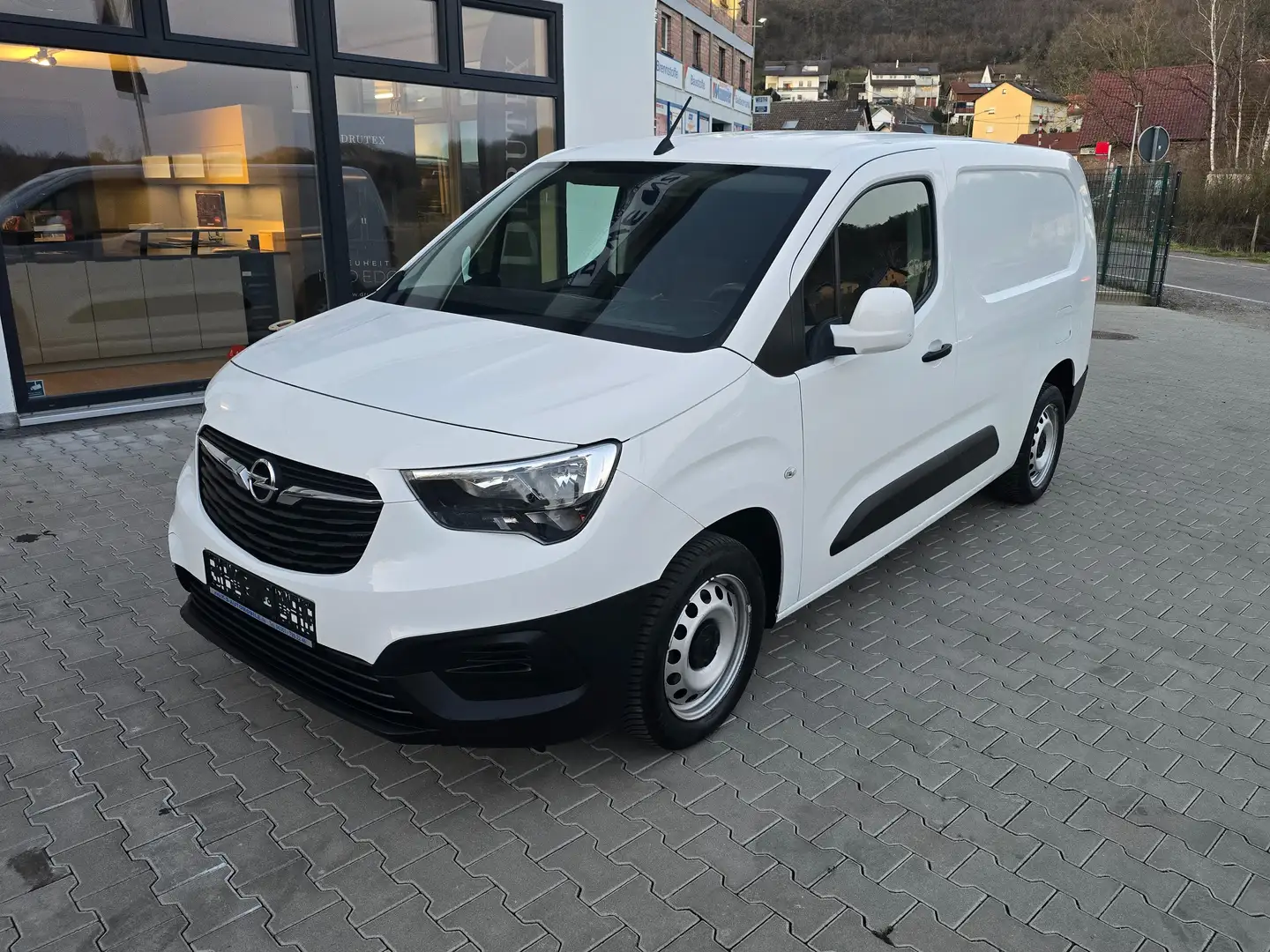 Opel Combo Cargo 1.6 CDTI Selection L2 AHK, PDC, Klima, Regal Weiß - 1