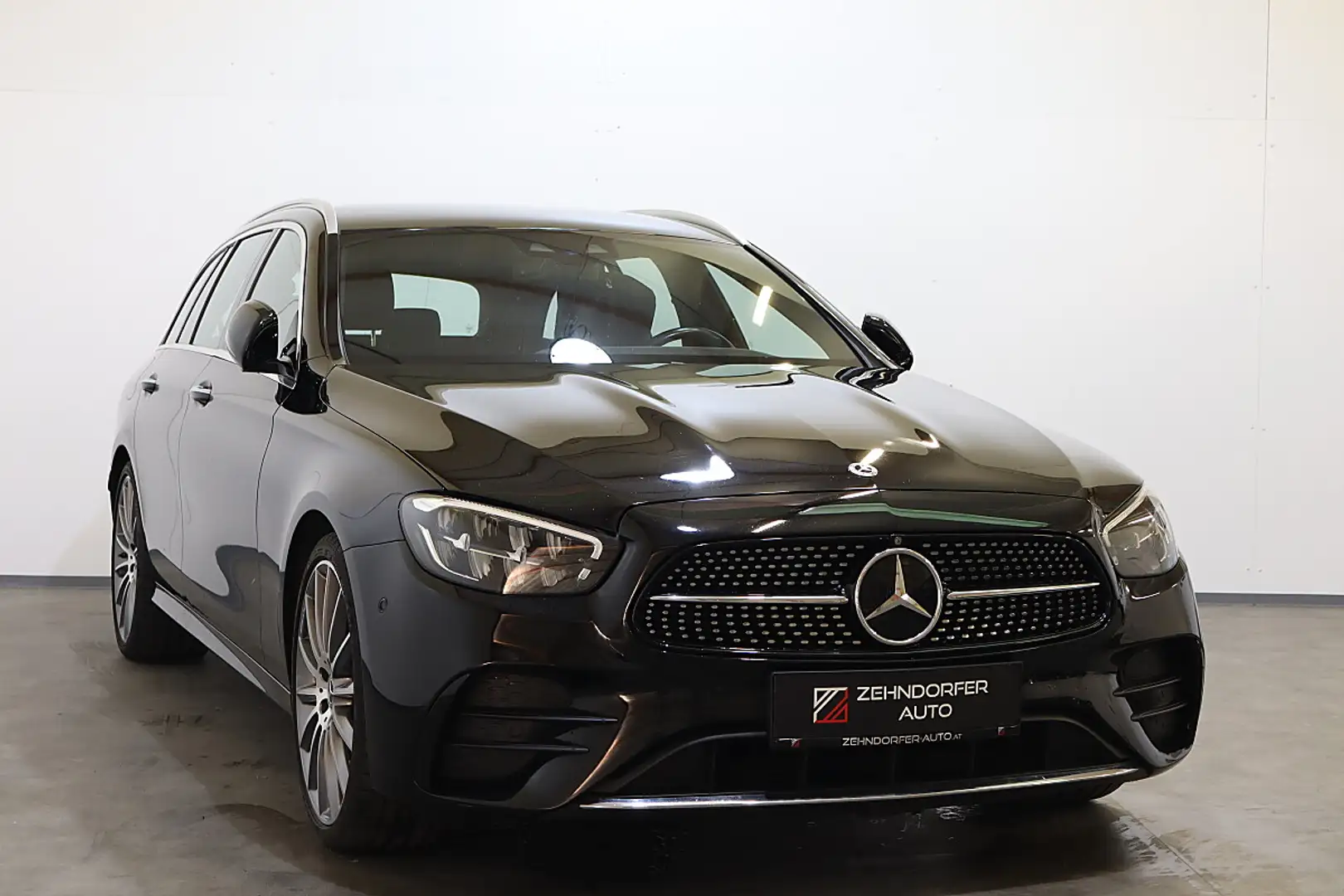 Mercedes-Benz E 220 d 4Matic Aut.|AMG|LED|AHK|360°|Bremse NEU Schwarz - 1