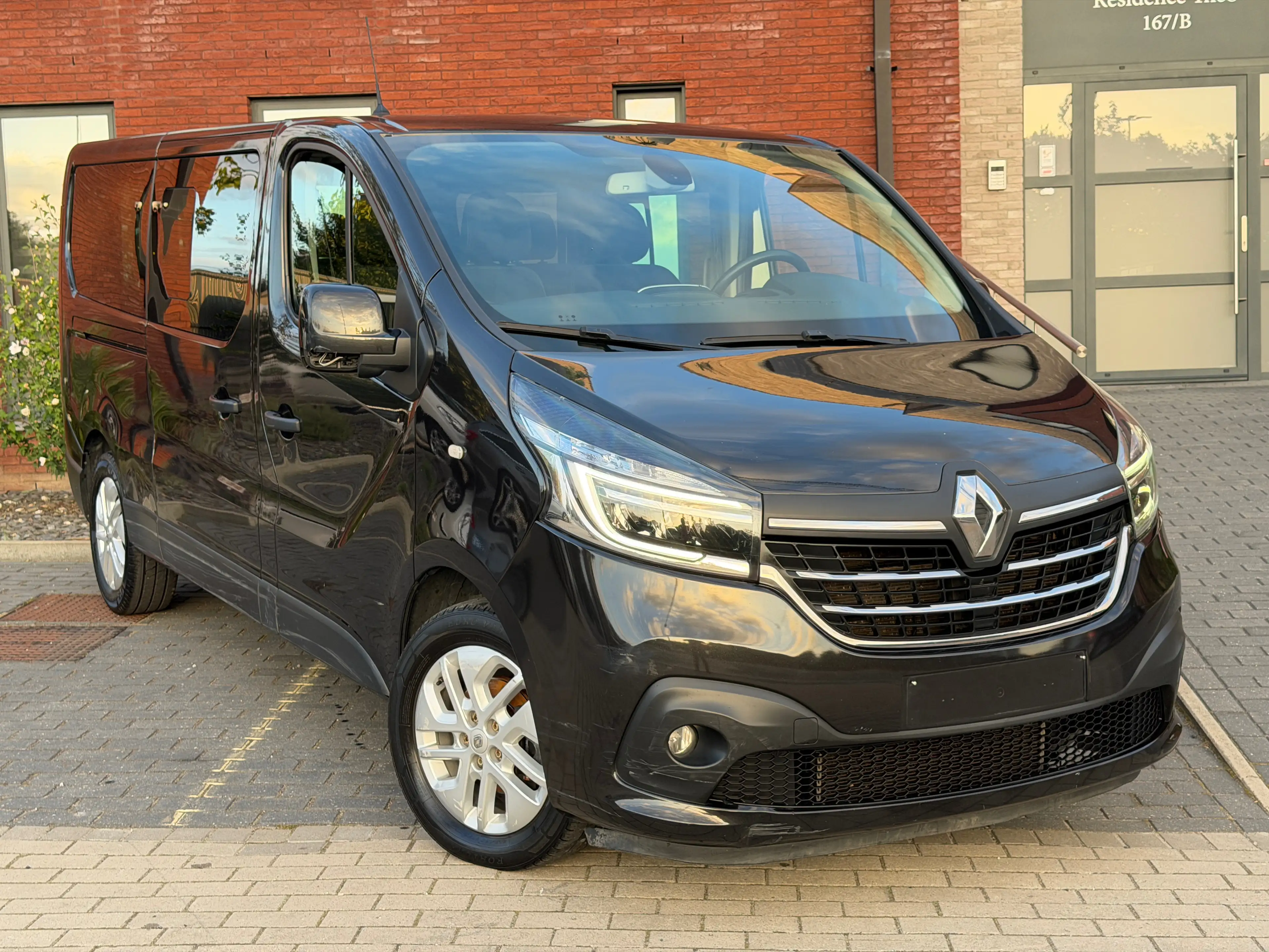 Renault Trafic ( 9 Places ) PROBLÈME MOTEUR !!! ( 10/2019 ) 2.0DCi 120Ch — photo 4