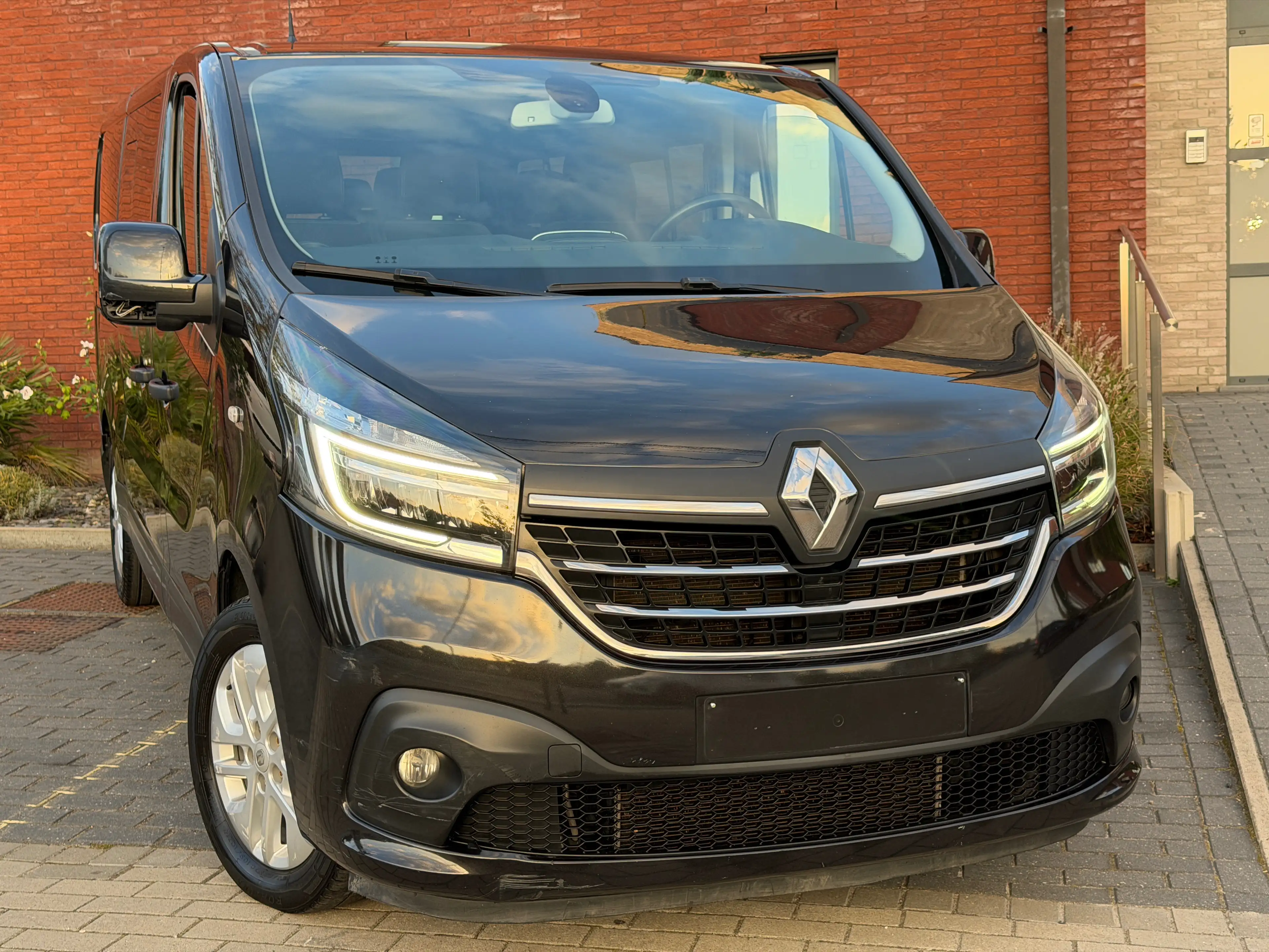 Renault Trafic ( 9 Places ) PROBLÈME MOTEUR !!! ( 10/2019 ) 2.0DCi 120Ch — photo 3