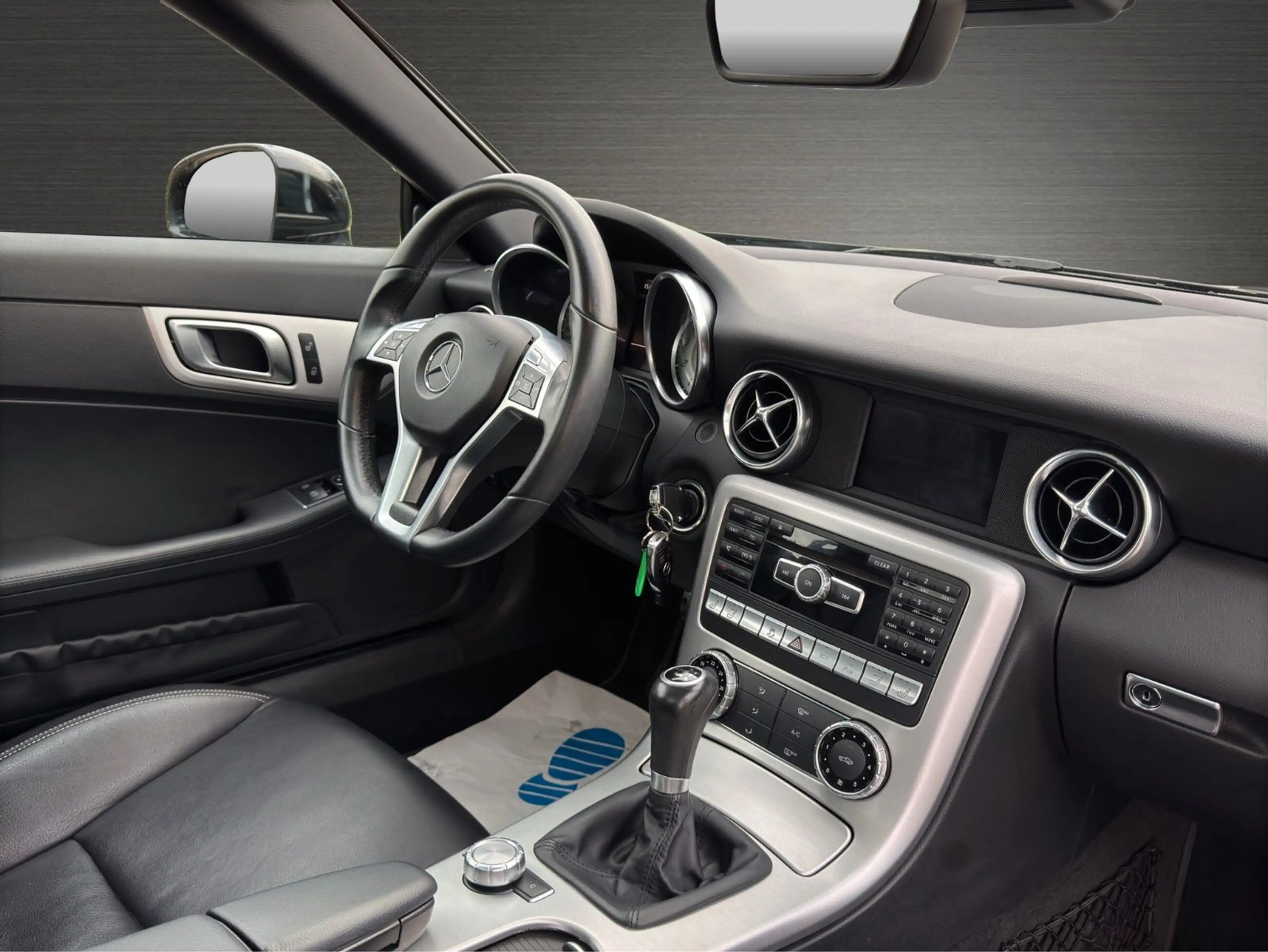 Mercedes-Benz SLK 200 Roadster Pano Leder Xenon SHZ Klima PDC — photo 14