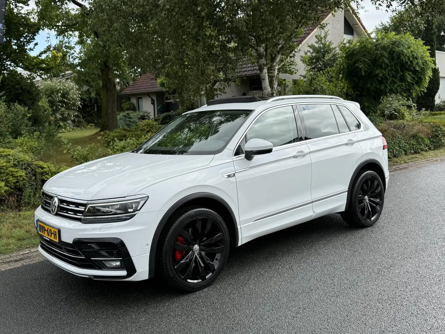 Volkswagen Tiguan 2.0 TSI 4Motion 230PK DSG R-Line•Pano Wit - 1