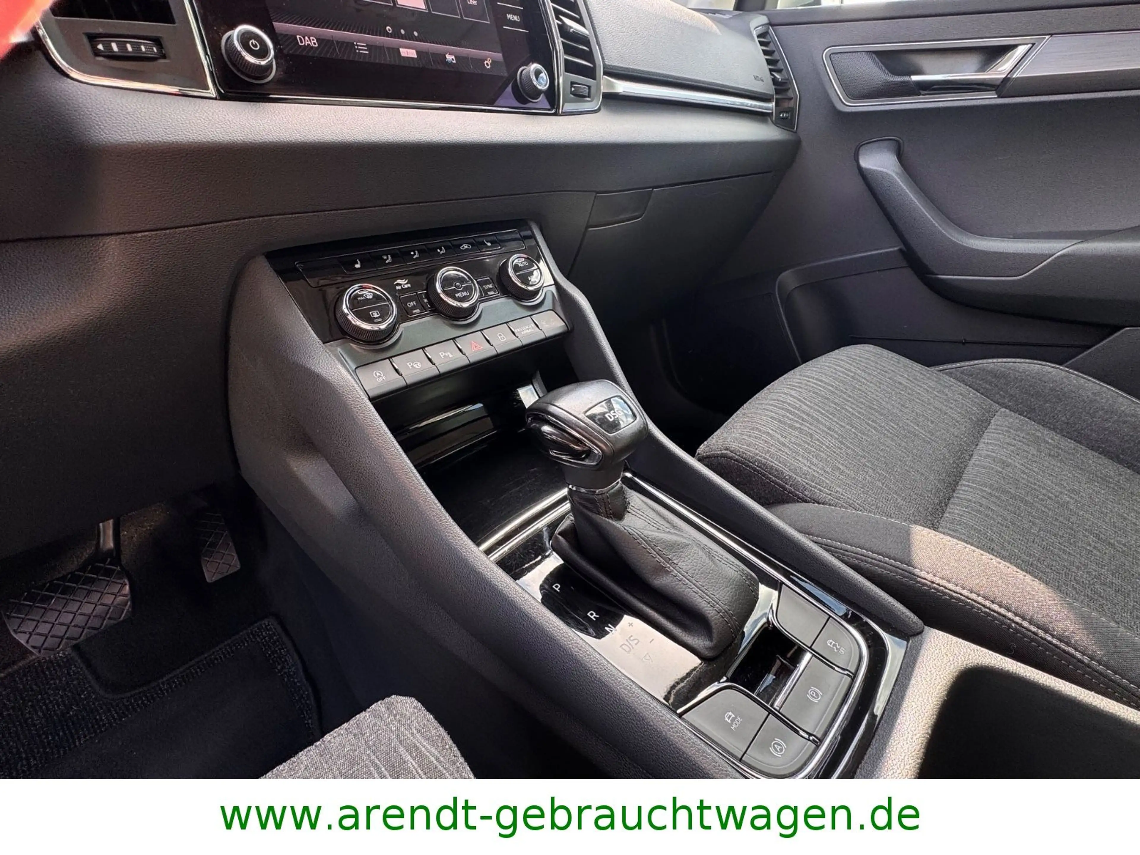 Skoda Karoq Style *DSG/ACC/AHK/CarPlay* — photo 13