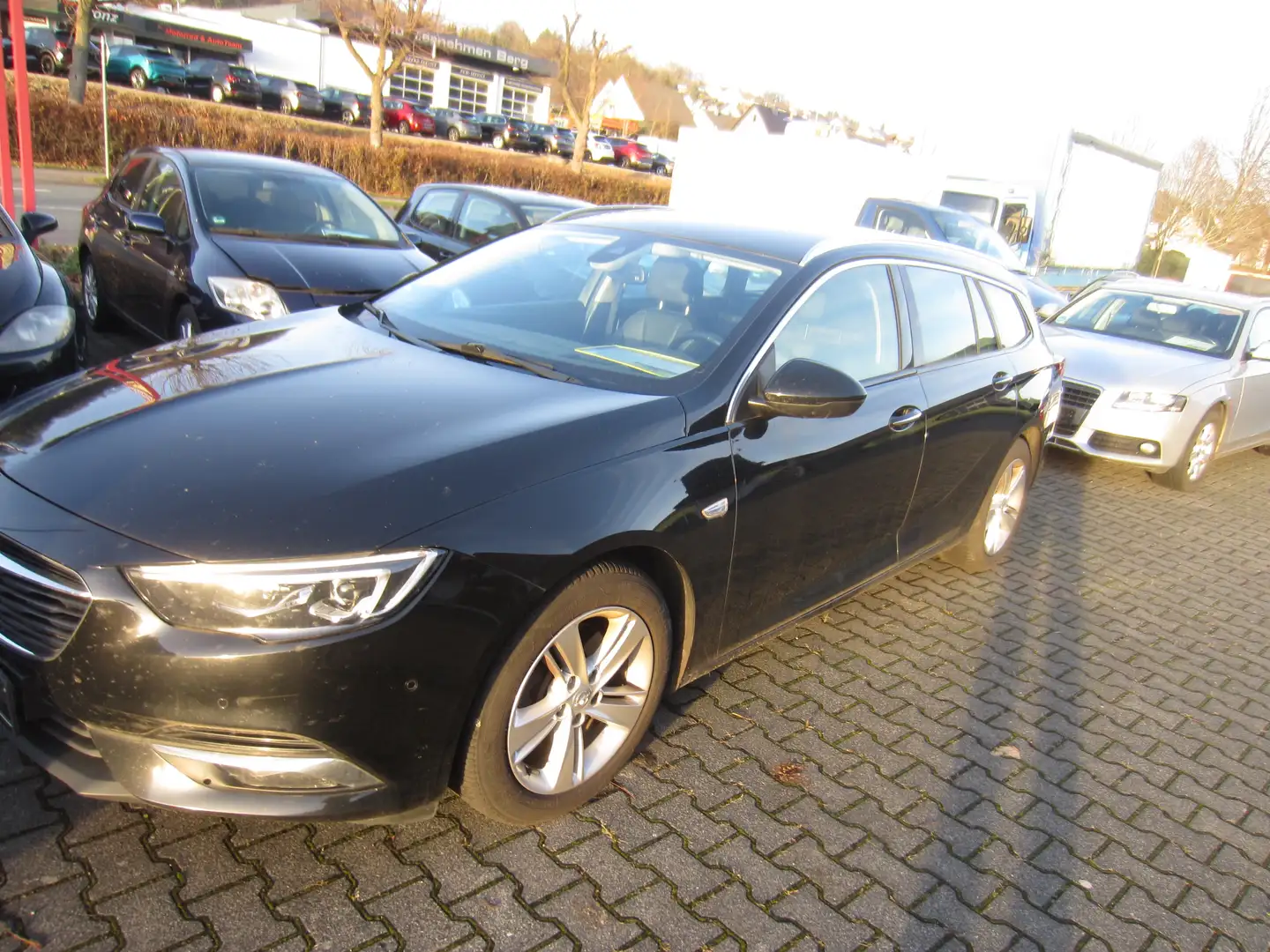 Opel Insignia Business Innovation Noir - 1