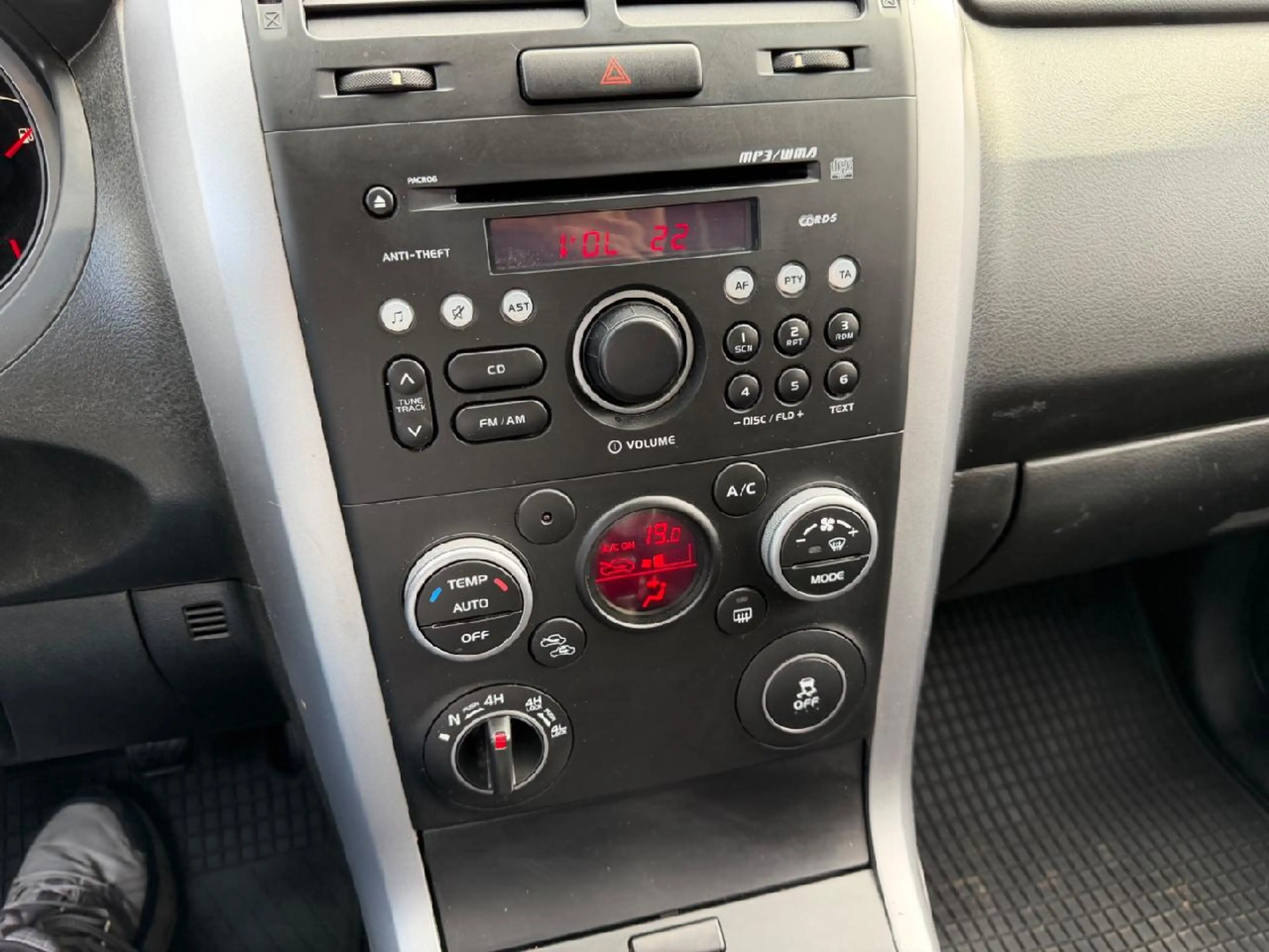 Suzuki Grand Vitara 1.9 DDIS Comfort — photo 7