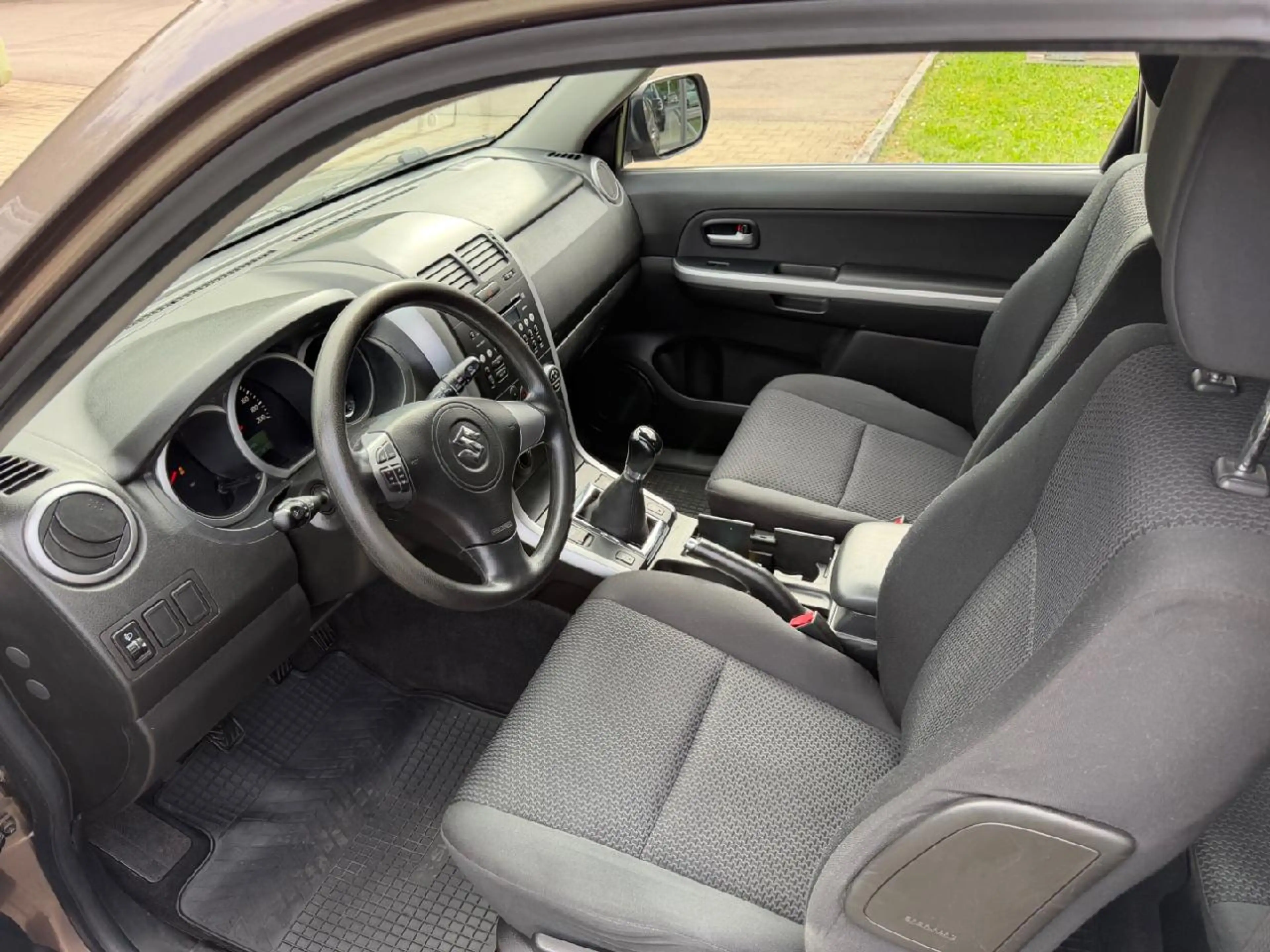 Suzuki Grand Vitara 1.9 DDIS Comfort — photo 5