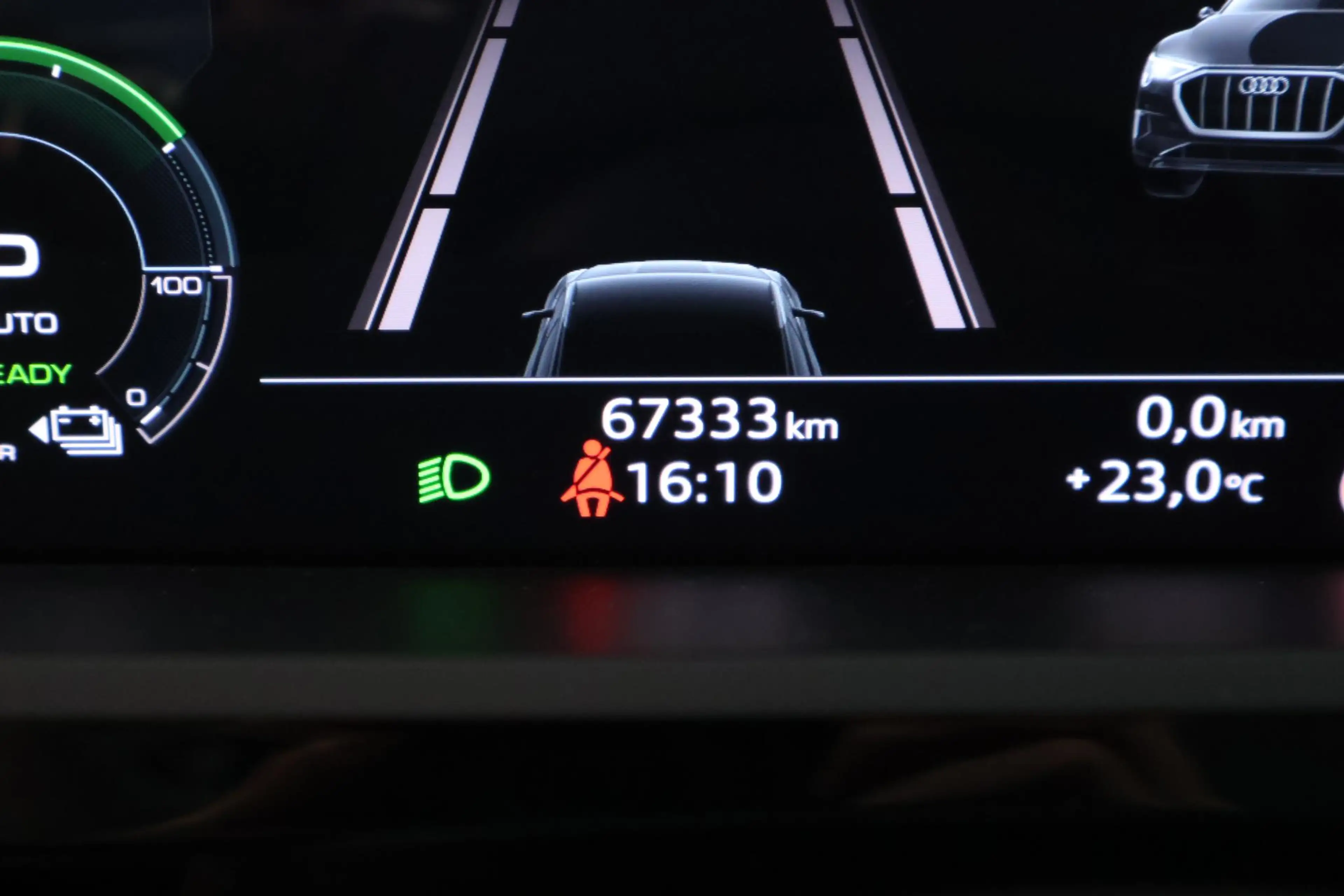 Audi Q8 e-tron 50 340pk quattro Advanced Edition 95 kWh SOH 100% — photo 35