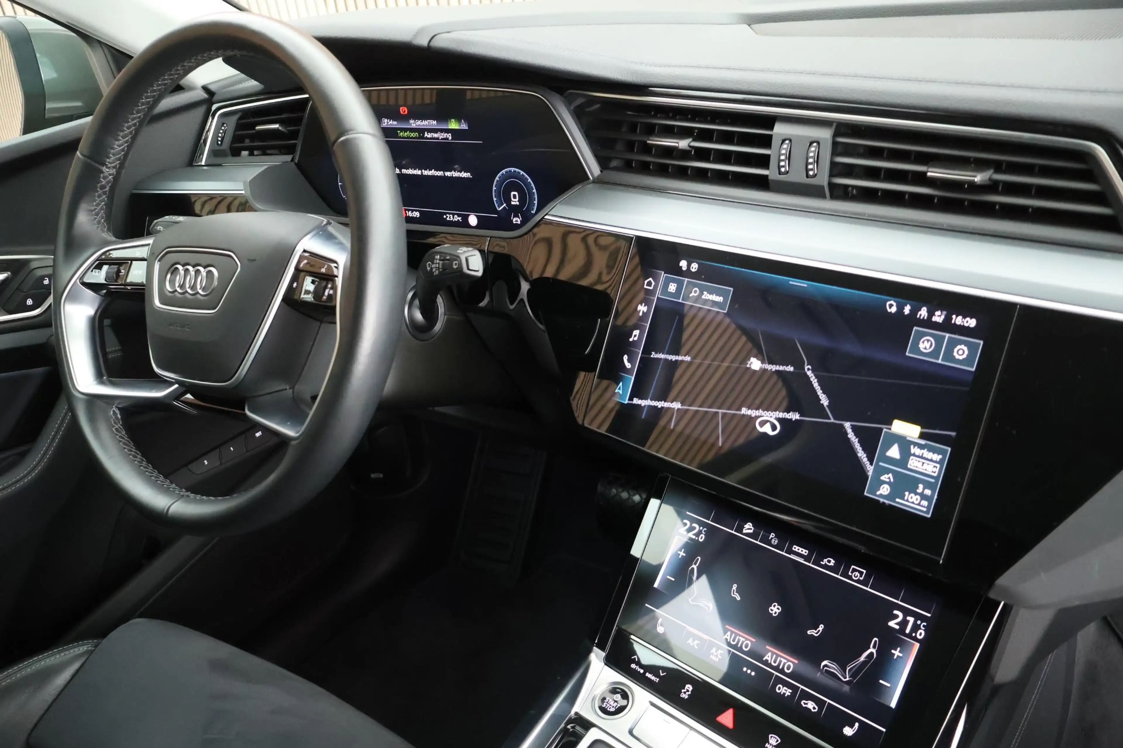 Audi Q8 e-tron 50 340pk quattro Advanced Edition 95 kWh SOH 100% — photo 2