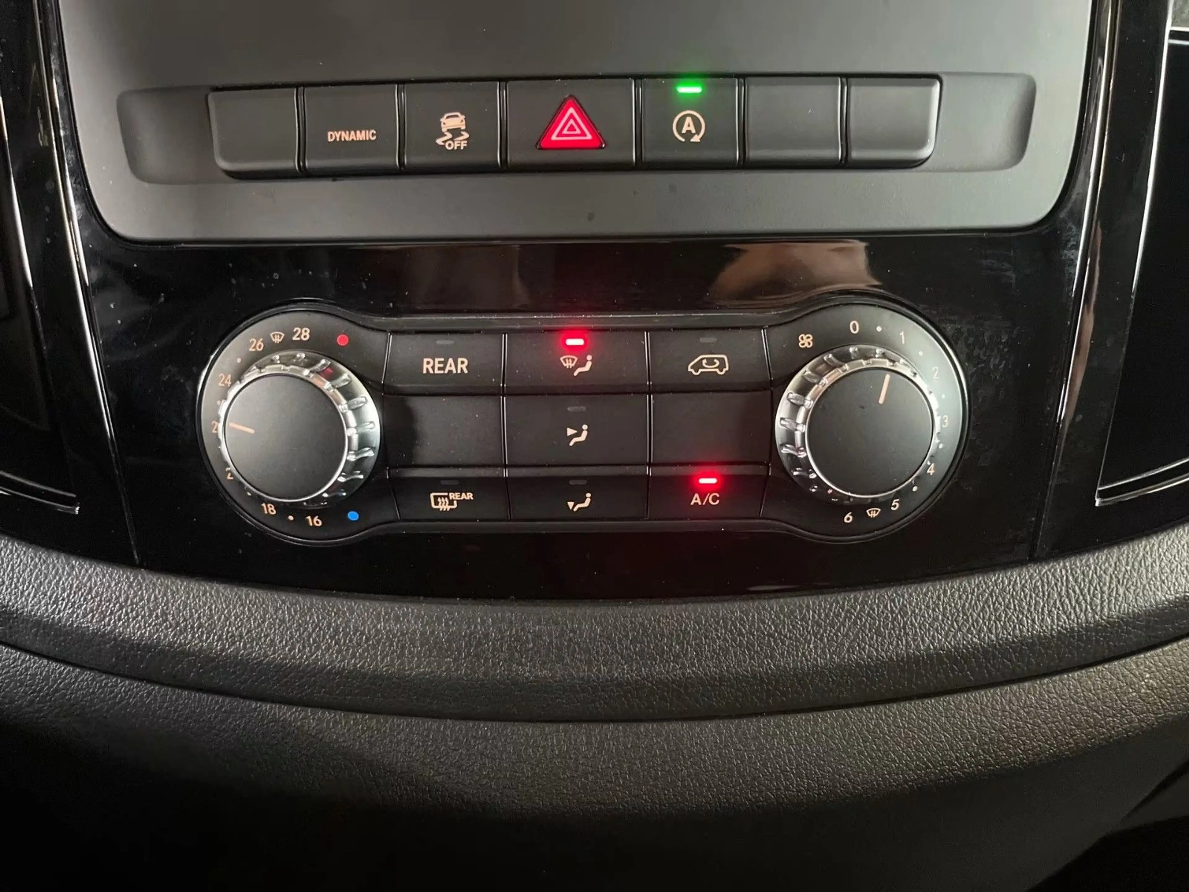 Mercedes-Benz Vito Tourer 119 Edition lang*2xSchiebe*7-Sitz*AH — photo 4