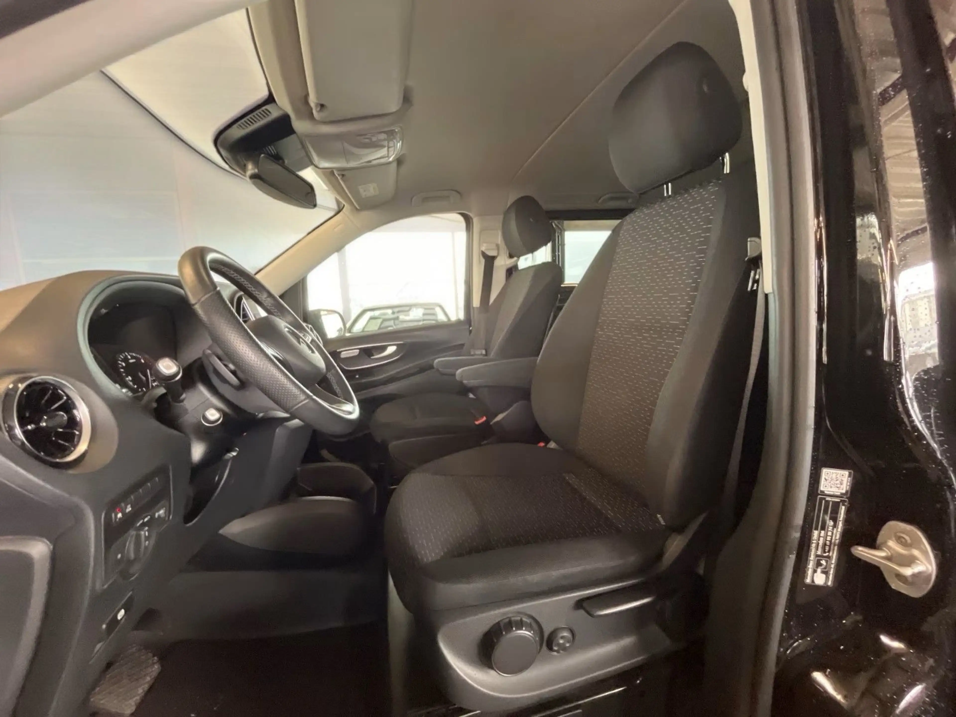 Mercedes-Benz Vito Tourer 119 Edition lang*2xSchiebe*7-Sitz*AH — photo 5