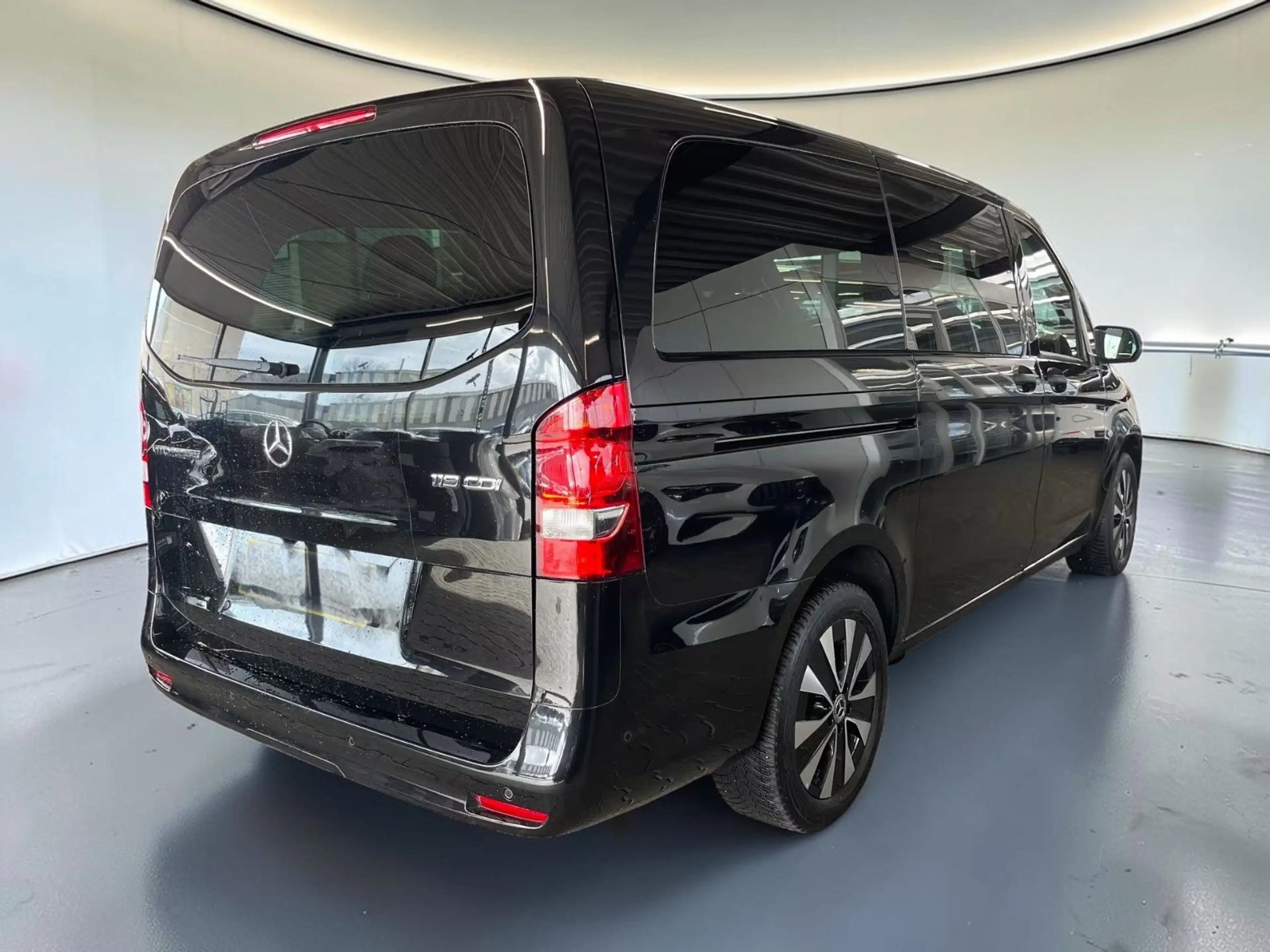 Mercedes-Benz Vito Tourer 119 Edition lang*2xSchiebe*7-Sitz*AH — photo 3