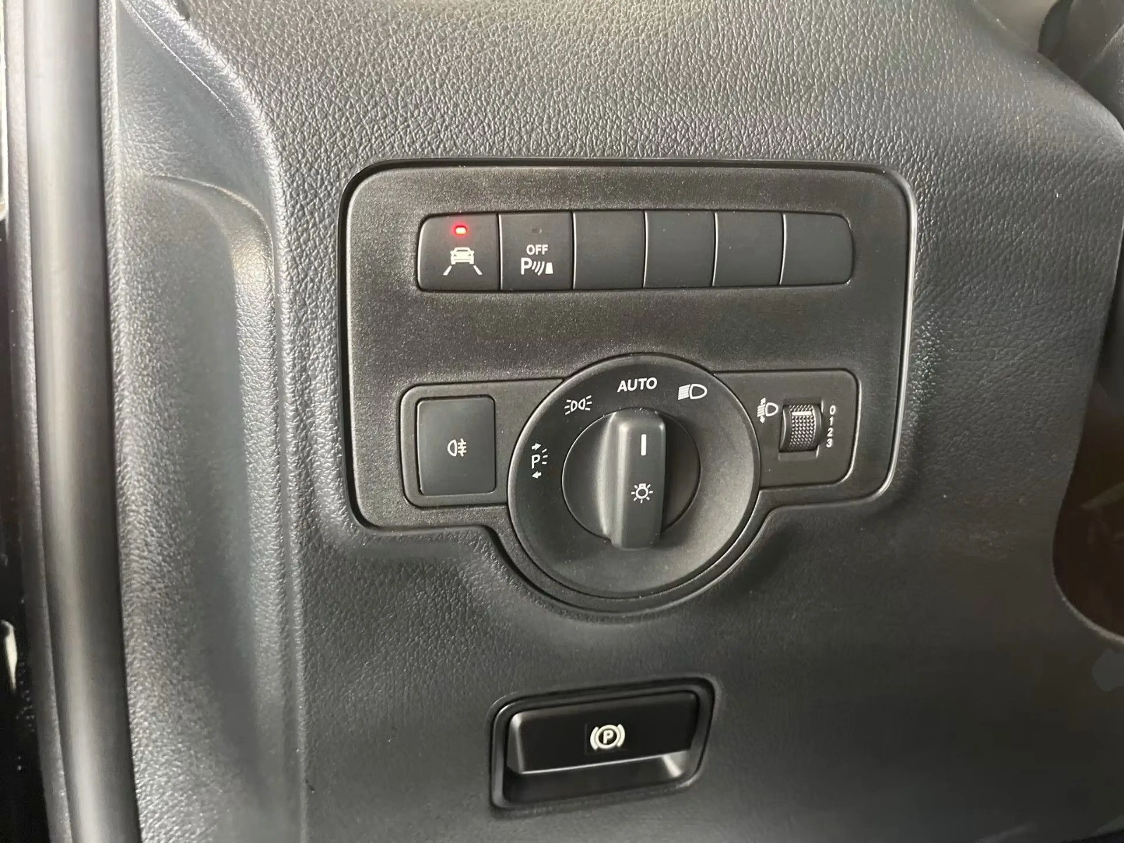 Mercedes-Benz Vito Tourer 119 Edition lang*2xSchiebe*7-Sitz*AH — photo 12