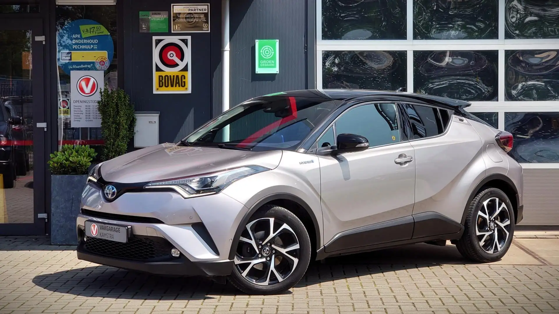 Toyota C-HR 1.8 Hybrid Bi-Tone Navi/Clima/Cruise/Camera/DAB+ Grijs - 2