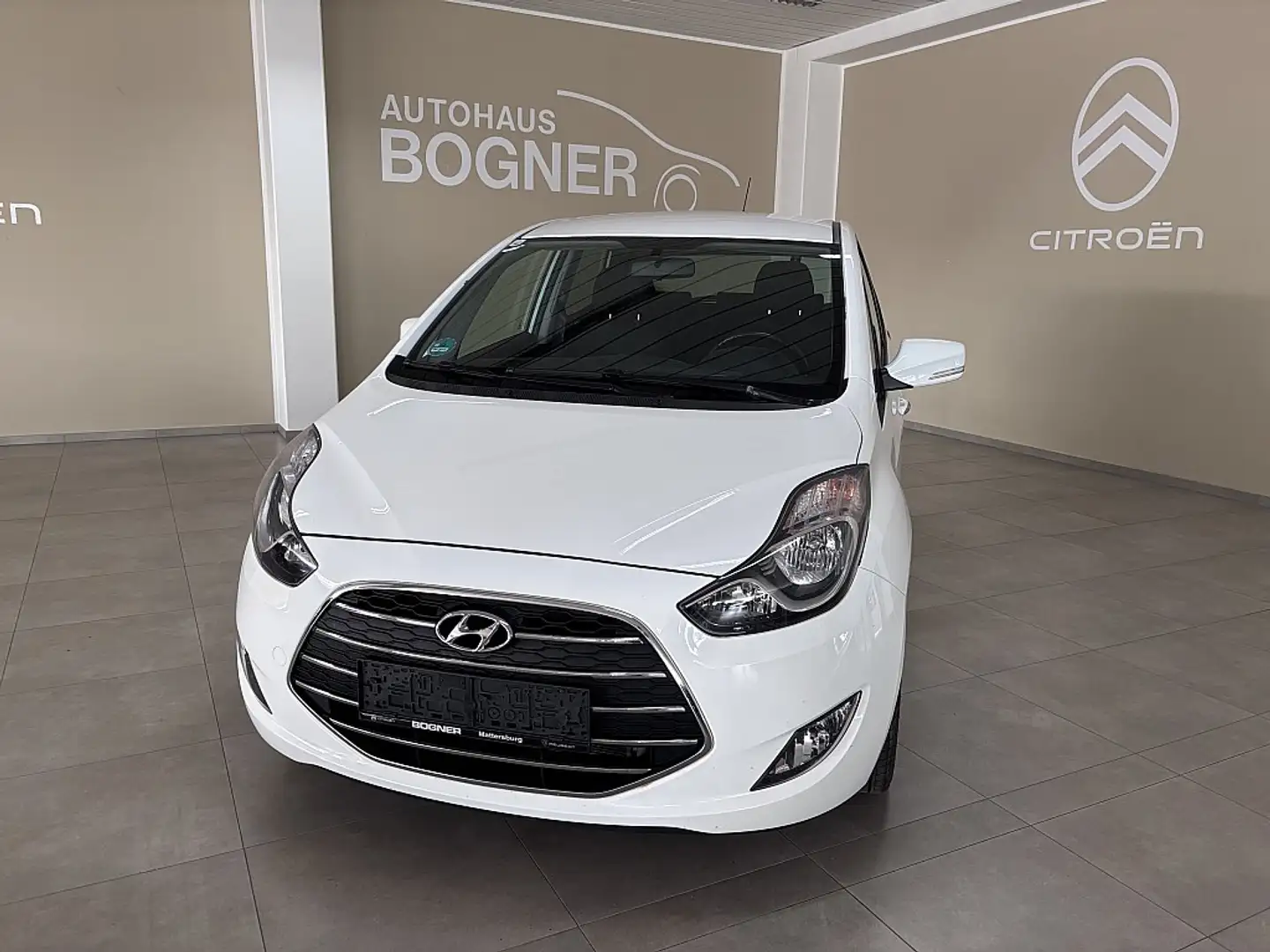 Hyundai iX20 1,4 CVVT Go Weiß - 2