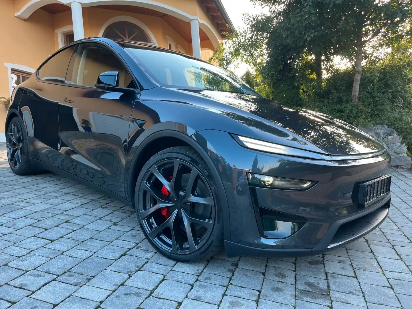 Tesla Model Y Performance JUNIPER FACELIFT Grau - 1
