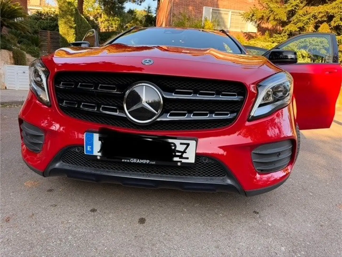Mercedes-Benz GLA 250 GLA 250 AMG Line 4Matic 7G-DCT AMG Line Rojo - 2