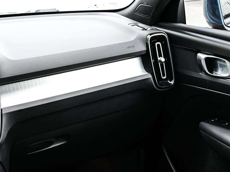 2023 Volvo XC40