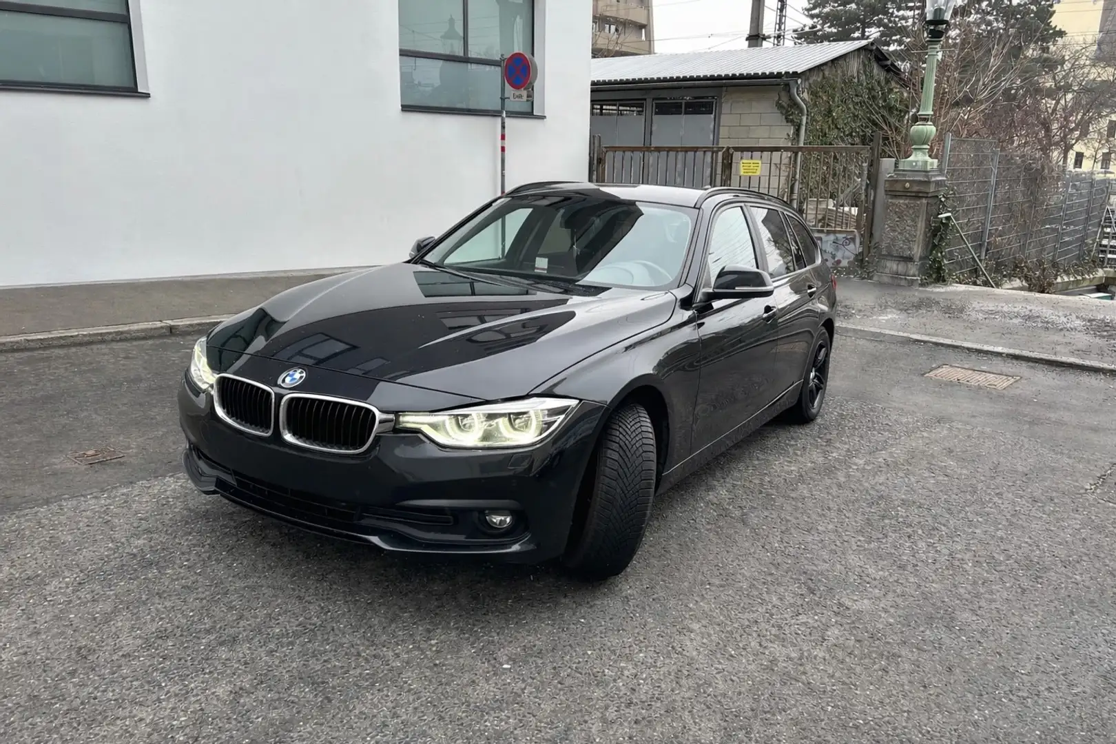 BMW 318 318d Touring Advantage Aut. - 1