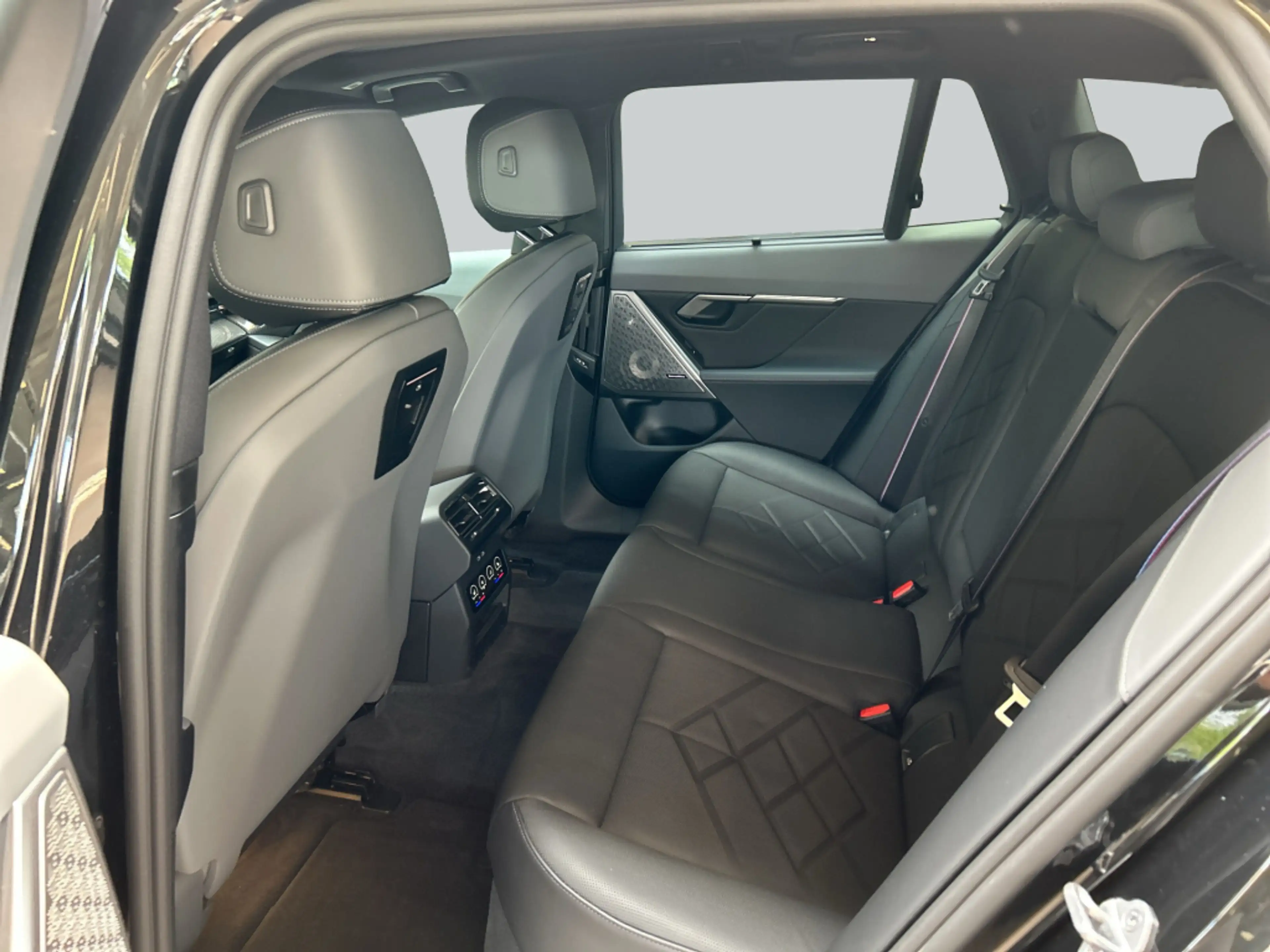 BMW 540 d xDrive Touring Aut. LED* Pano* SHZ* — photo 12