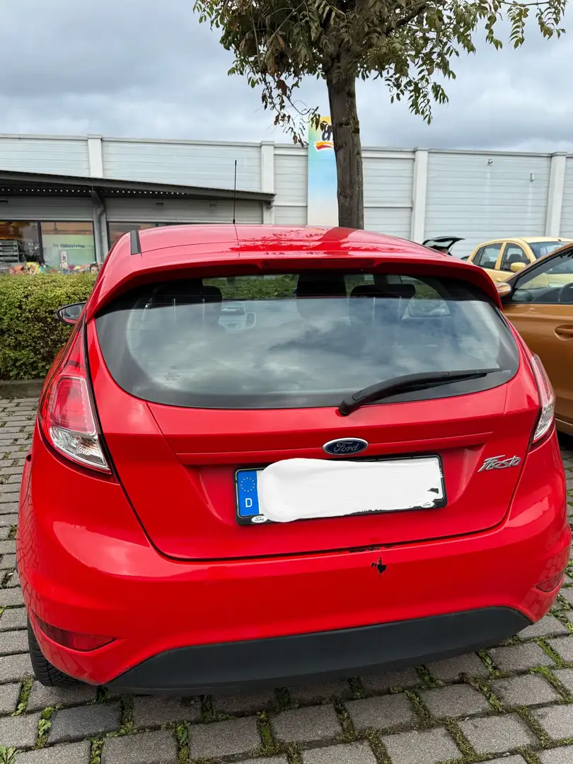 Ford Fiesta Ambiente Rot - 2