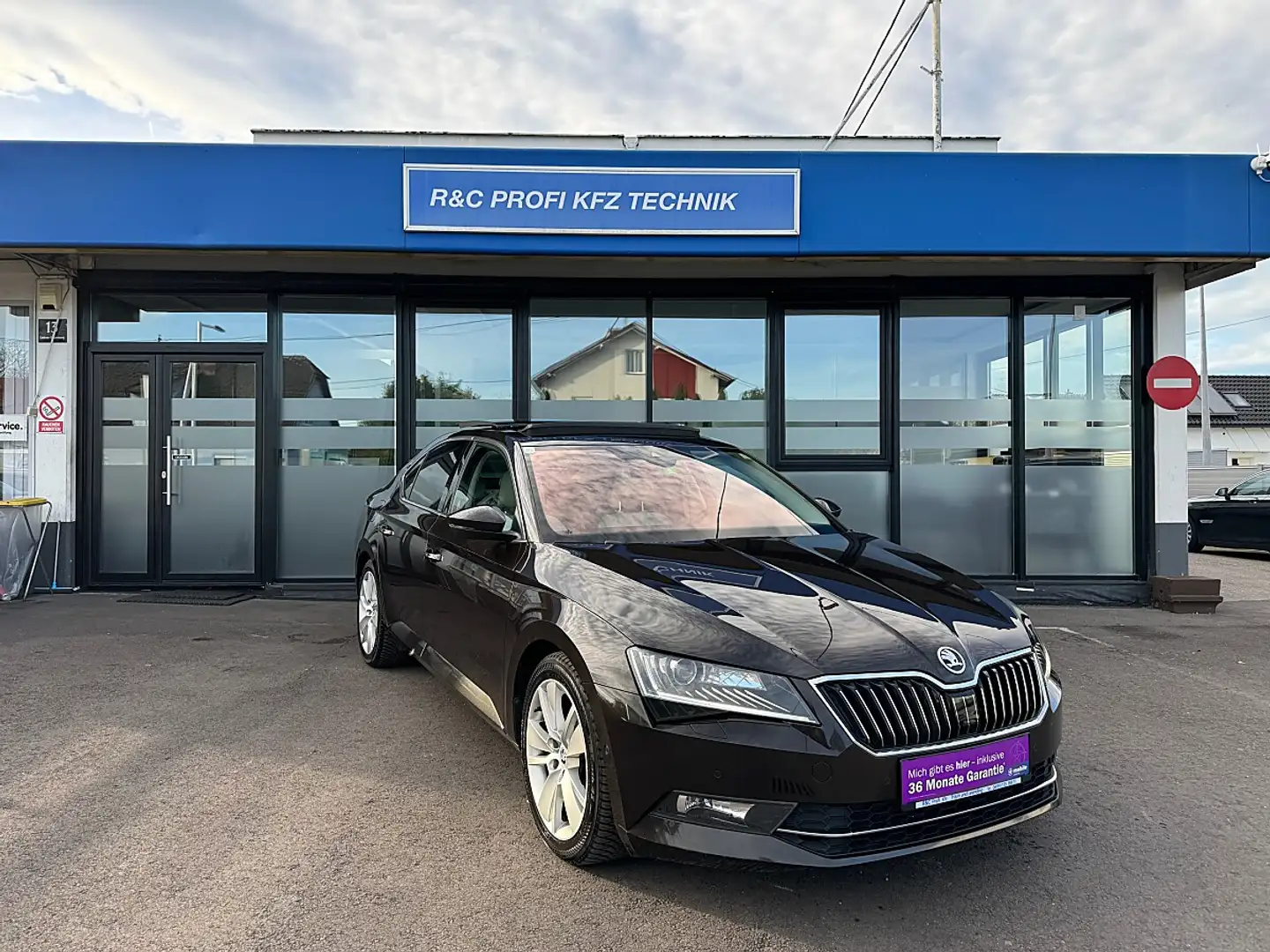 Skoda Superb 2,0 TDI Style DSG/ACC/APPLE CARPLAY/PANO Braun - 1