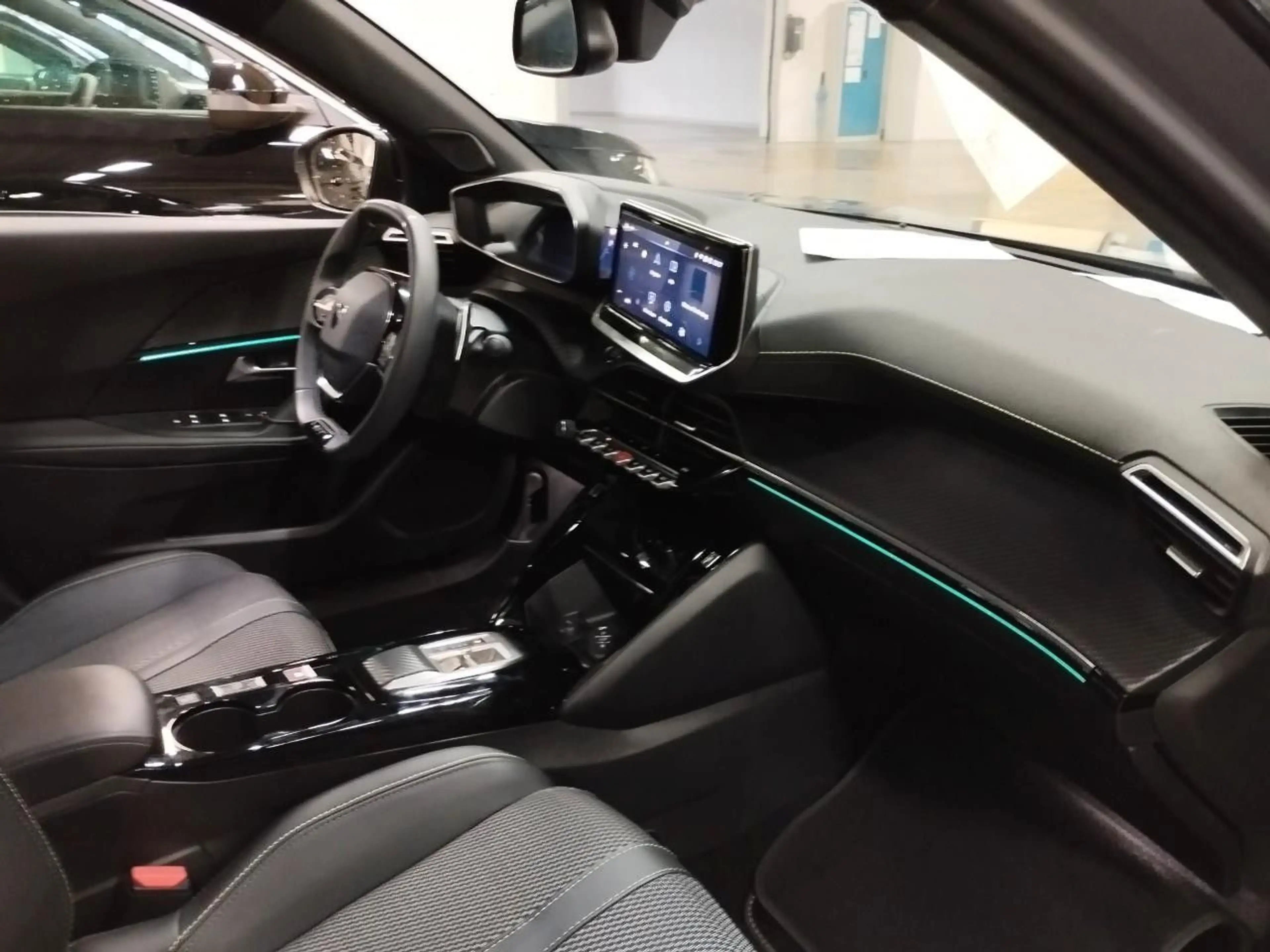 Peugeot 2008 GT HYBRID 145 e-DSC6 *360°KAM*MATRIX* — photo 11