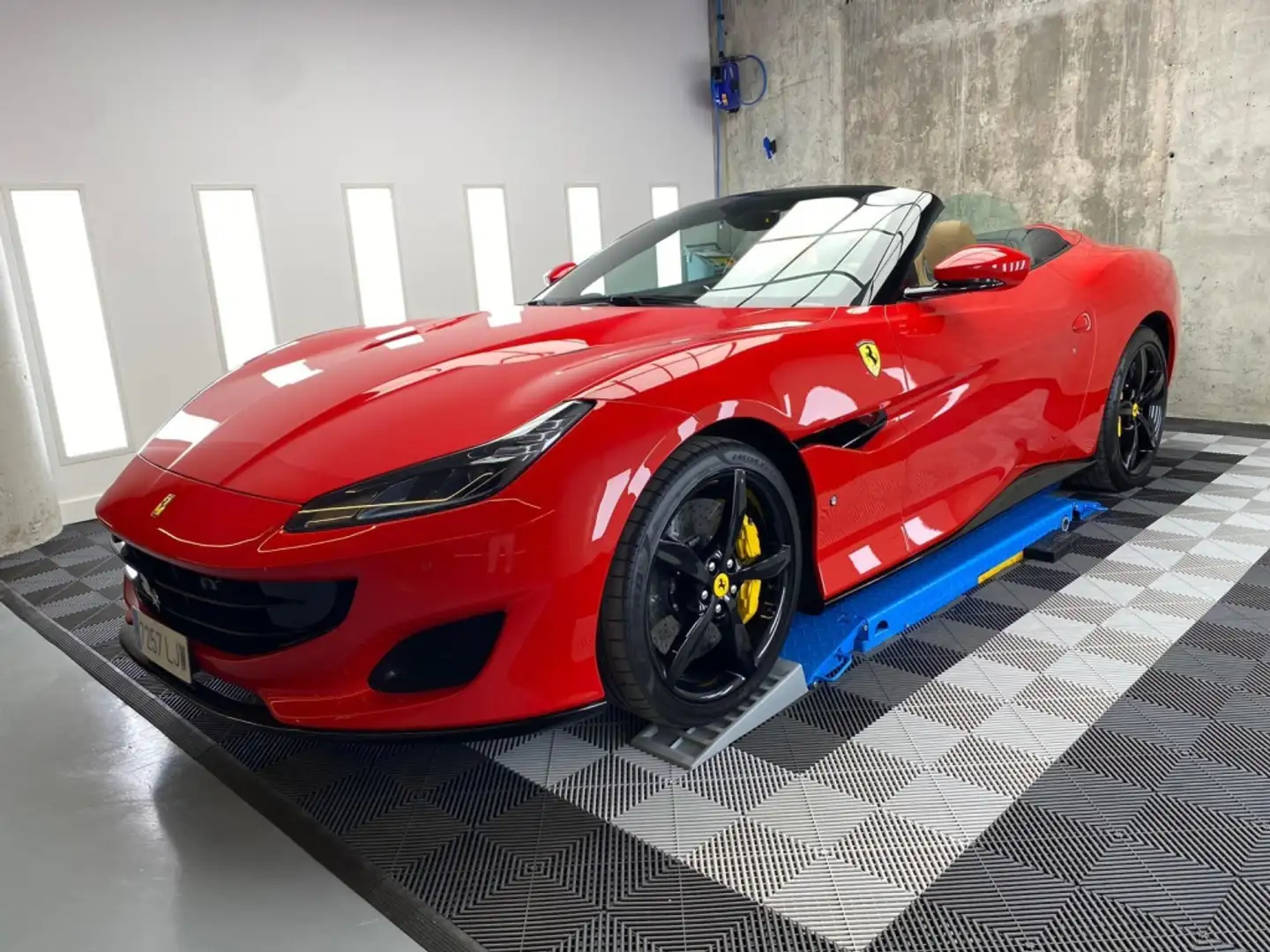 Ferrari Portofino Rouge - 2