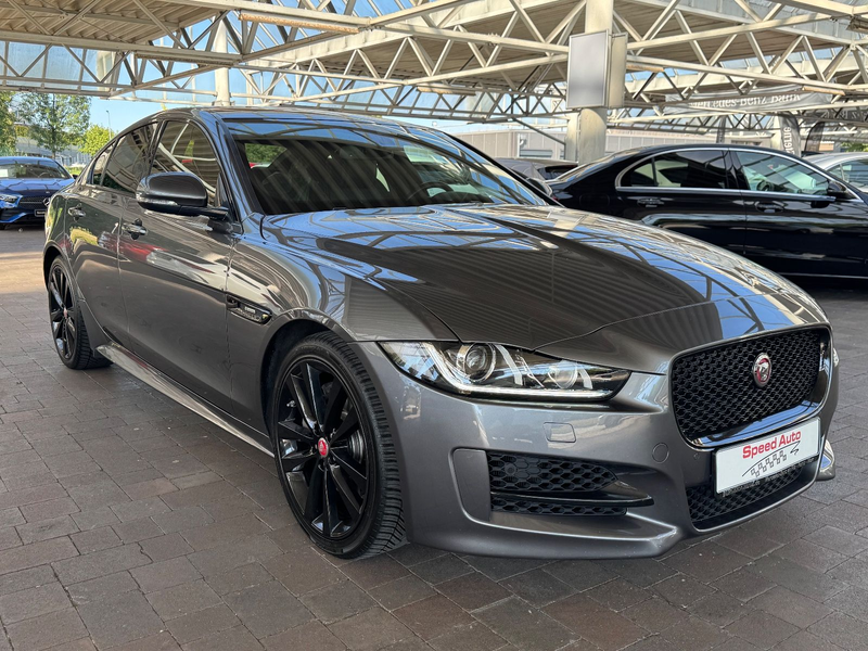 Jaguar XE 2.0t R-Sport/NAVI/KAMERA/MERID/BLACK PACK/19 — photo 6