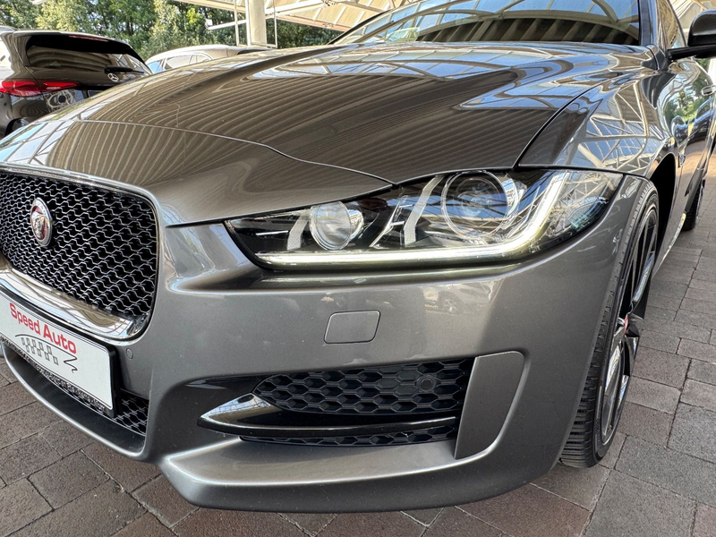 Jaguar XE 2.0t R-Sport/NAVI/KAMERA/MERID/BLACK PACK/19 — photo 4