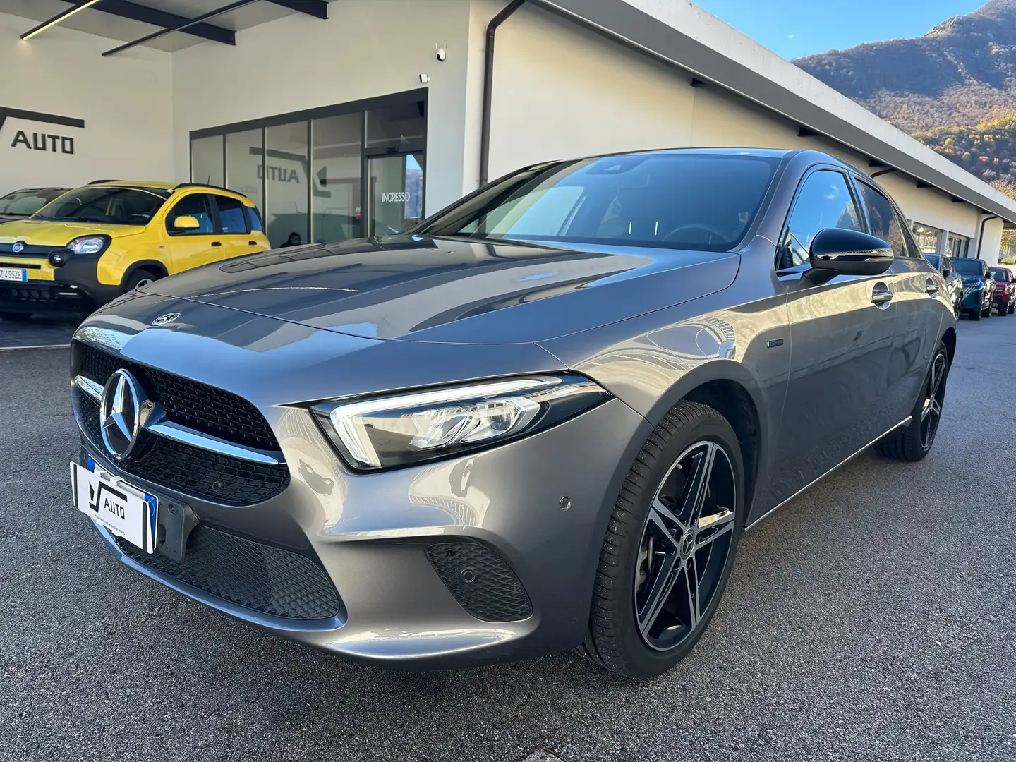 Mercedes-Benz A 250 e phev (eq-power) Sport auto Grigio - 1
