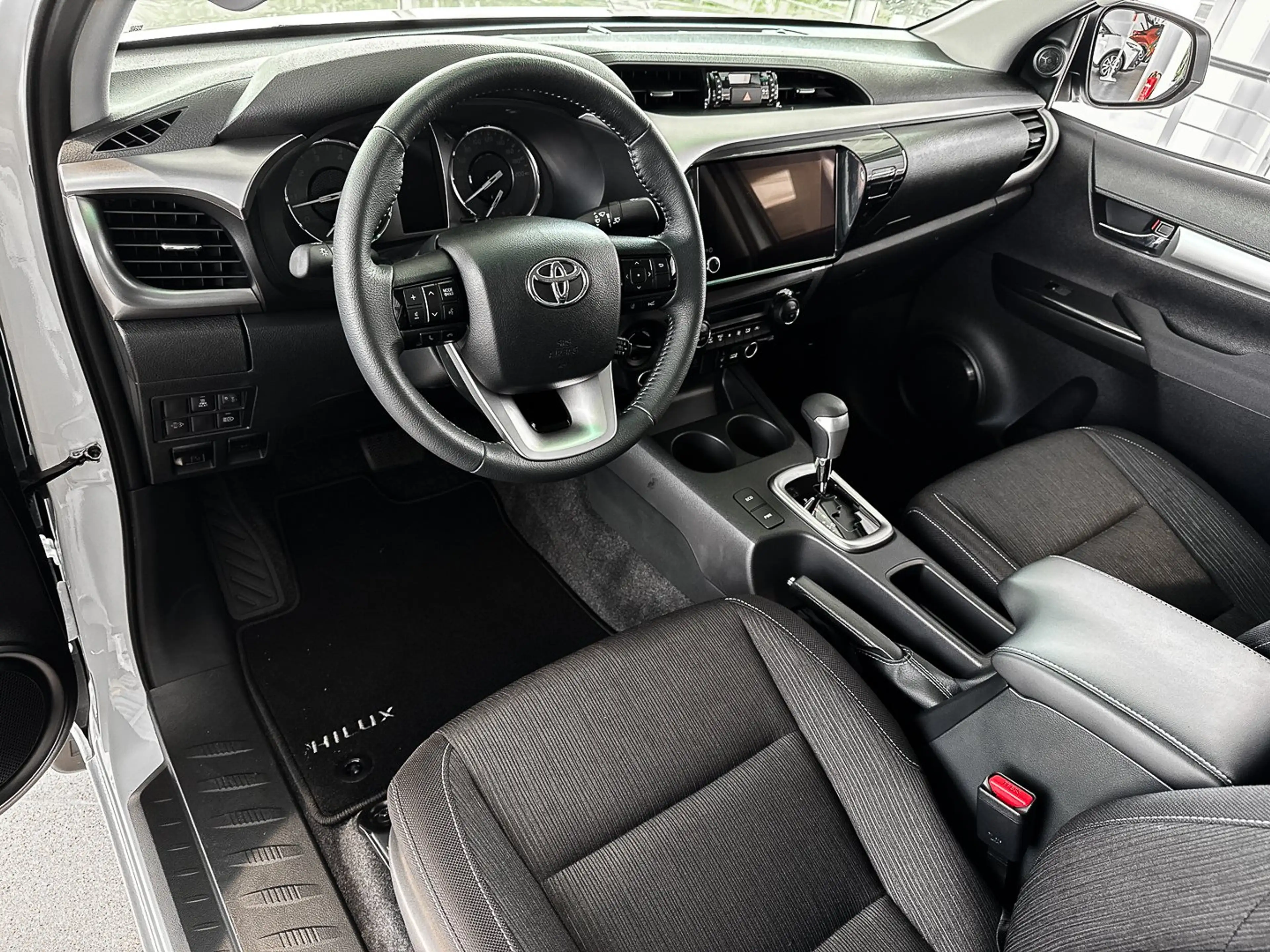 Toyota Hilux 2.4 l Xtra Cab AT 4X4 Comfort Car Play — photo 7