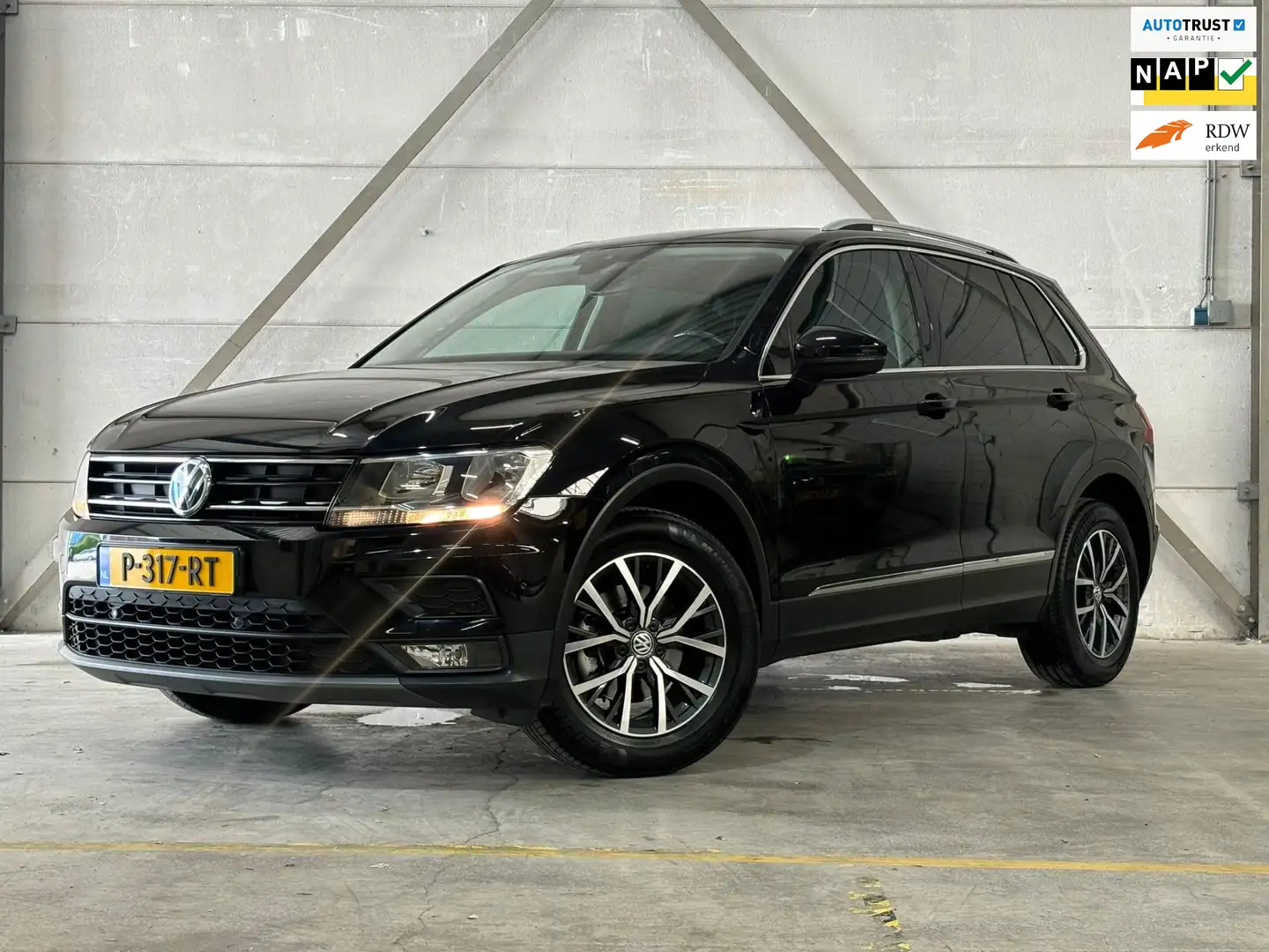 Volkswagen Tiguan 1.4 TSI Comfortline Business Navi Pdc Lmv Zwart - 1
