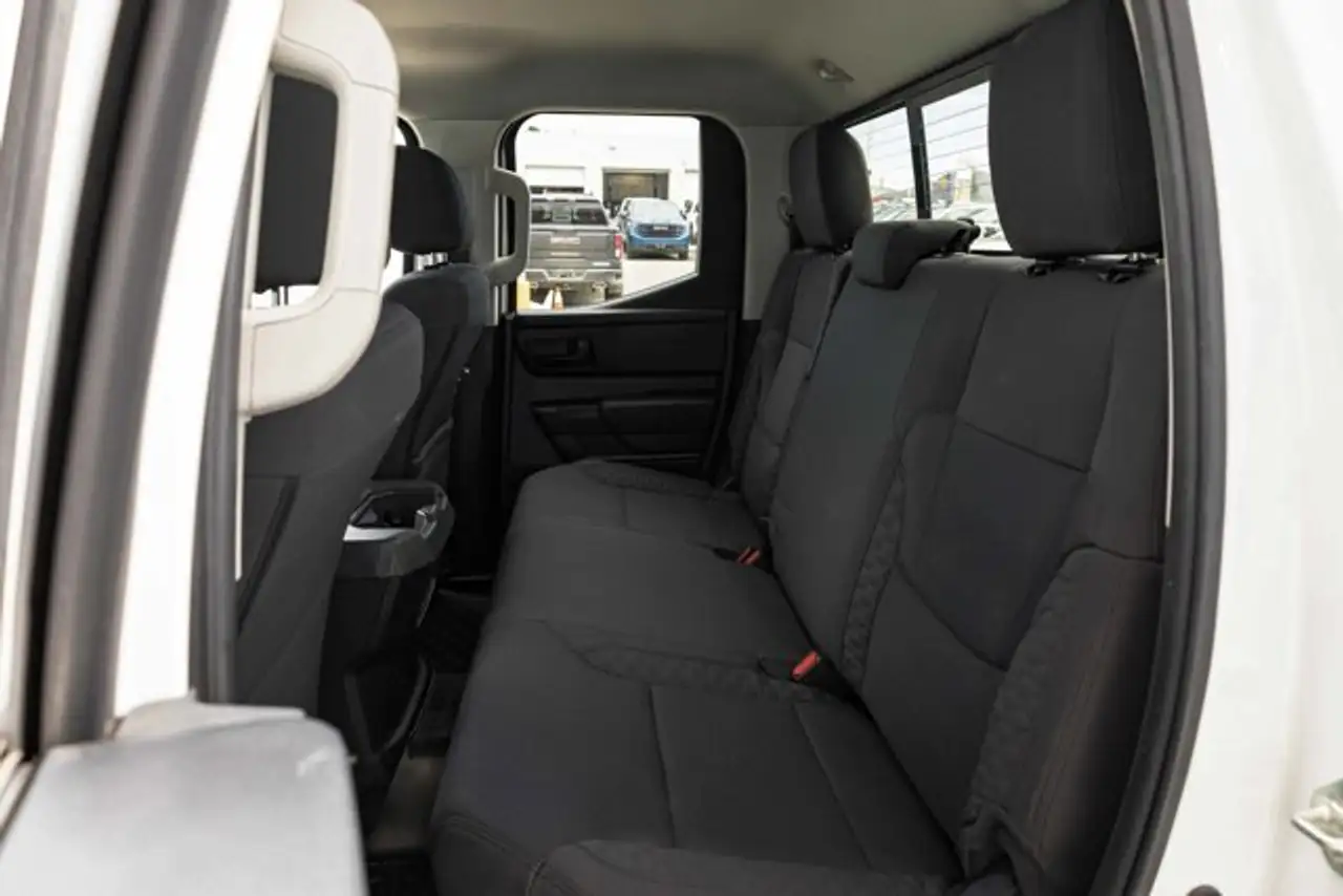 Toyota Tundra снимка Toyota Tundra