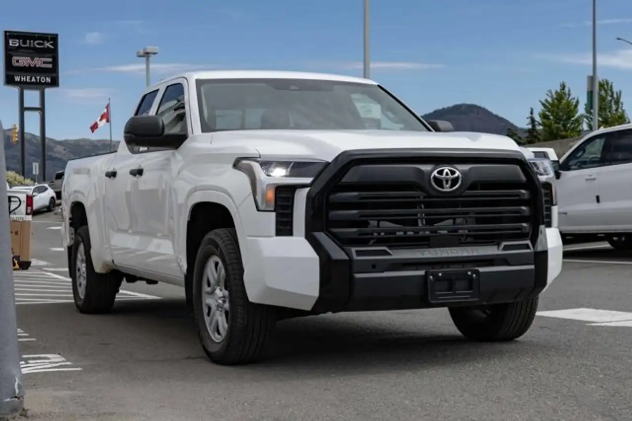 Toyota Tundra снимка Toyota Tundra