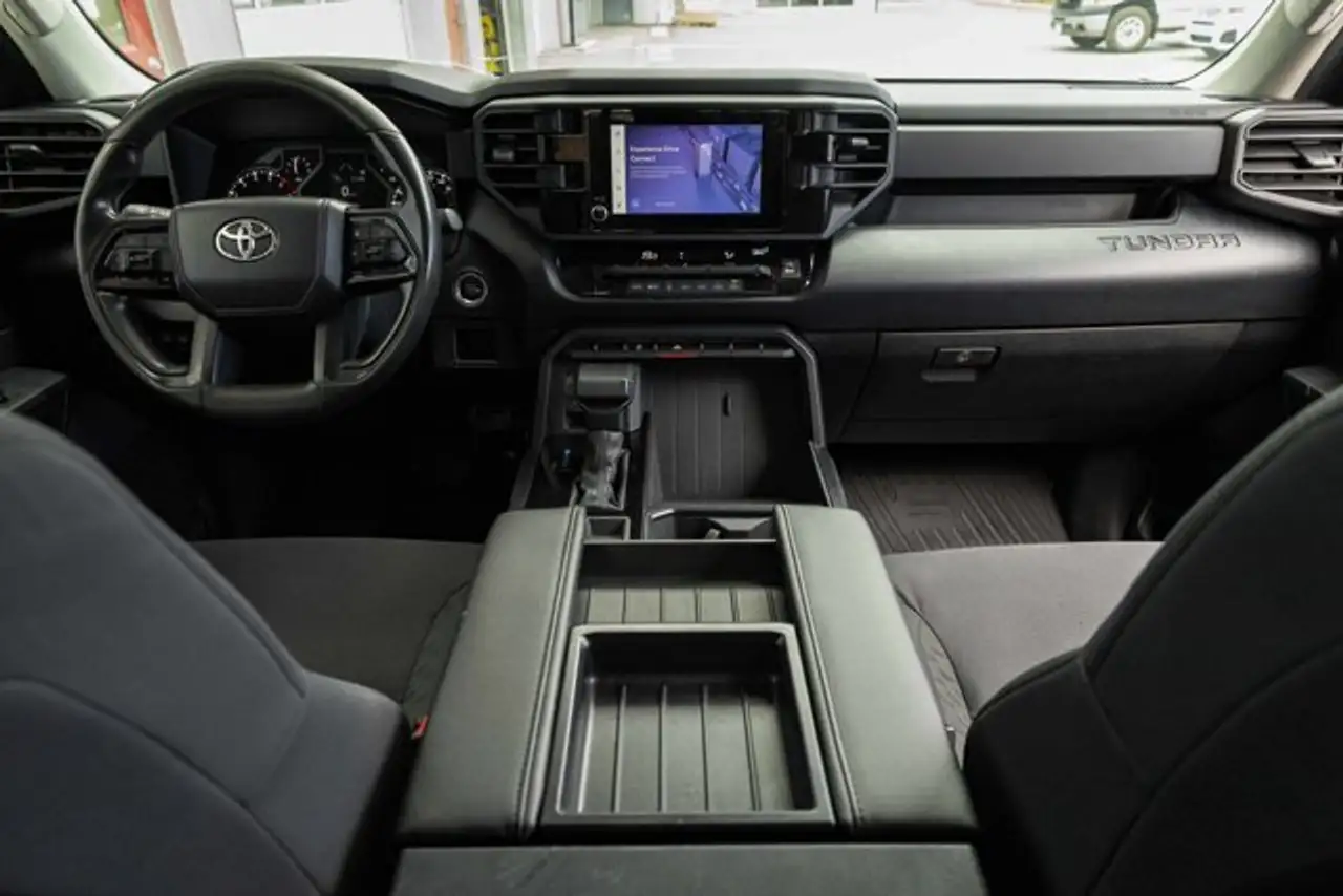 Toyota Tundra снимка Toyota Tundra