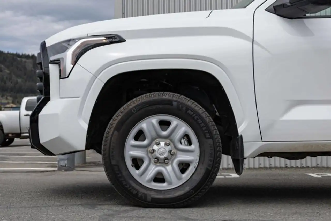 Toyota Tundra снимка Toyota Tundra