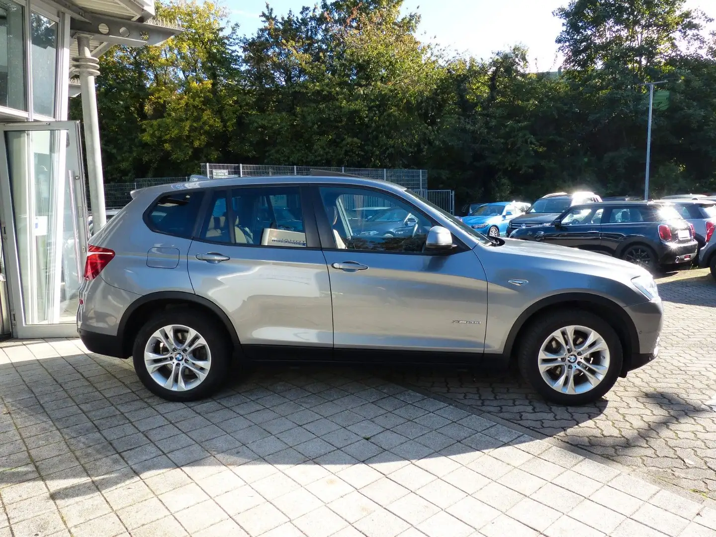 BMW X3 xDrive20d Aut.,Leder,Navi,Pan.-dach,AHK,HUD Schwarz - 2