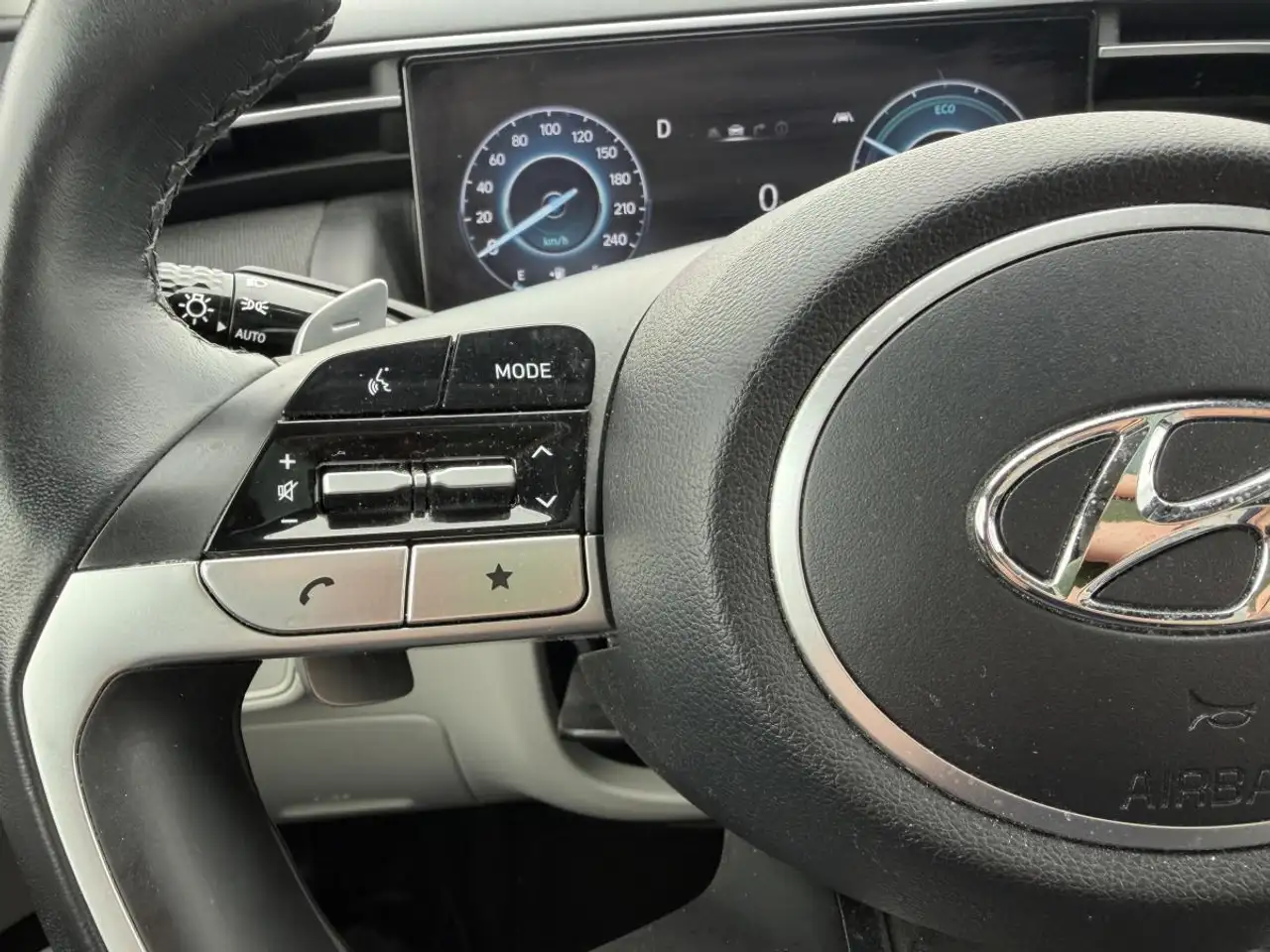 Hyundai TUCSON снимка Hyundai TUCSON