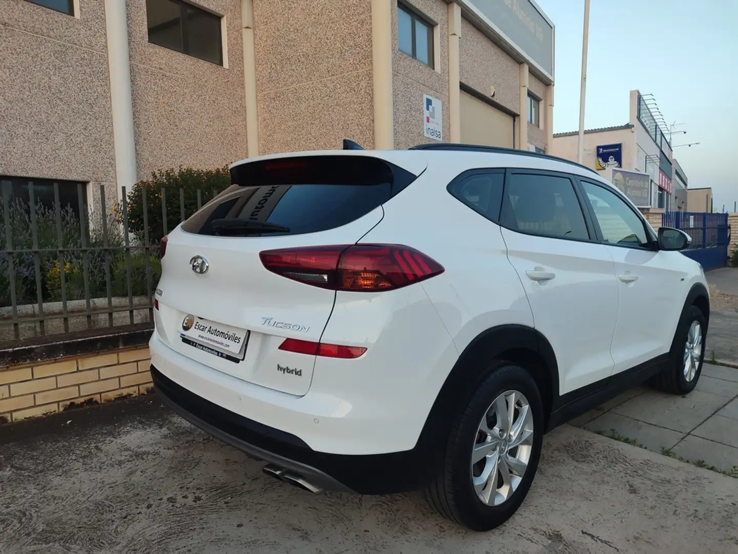 Hyundai TUCSON 1.6CRDI 48V SLE Sky 4x2 Blanco - 2
