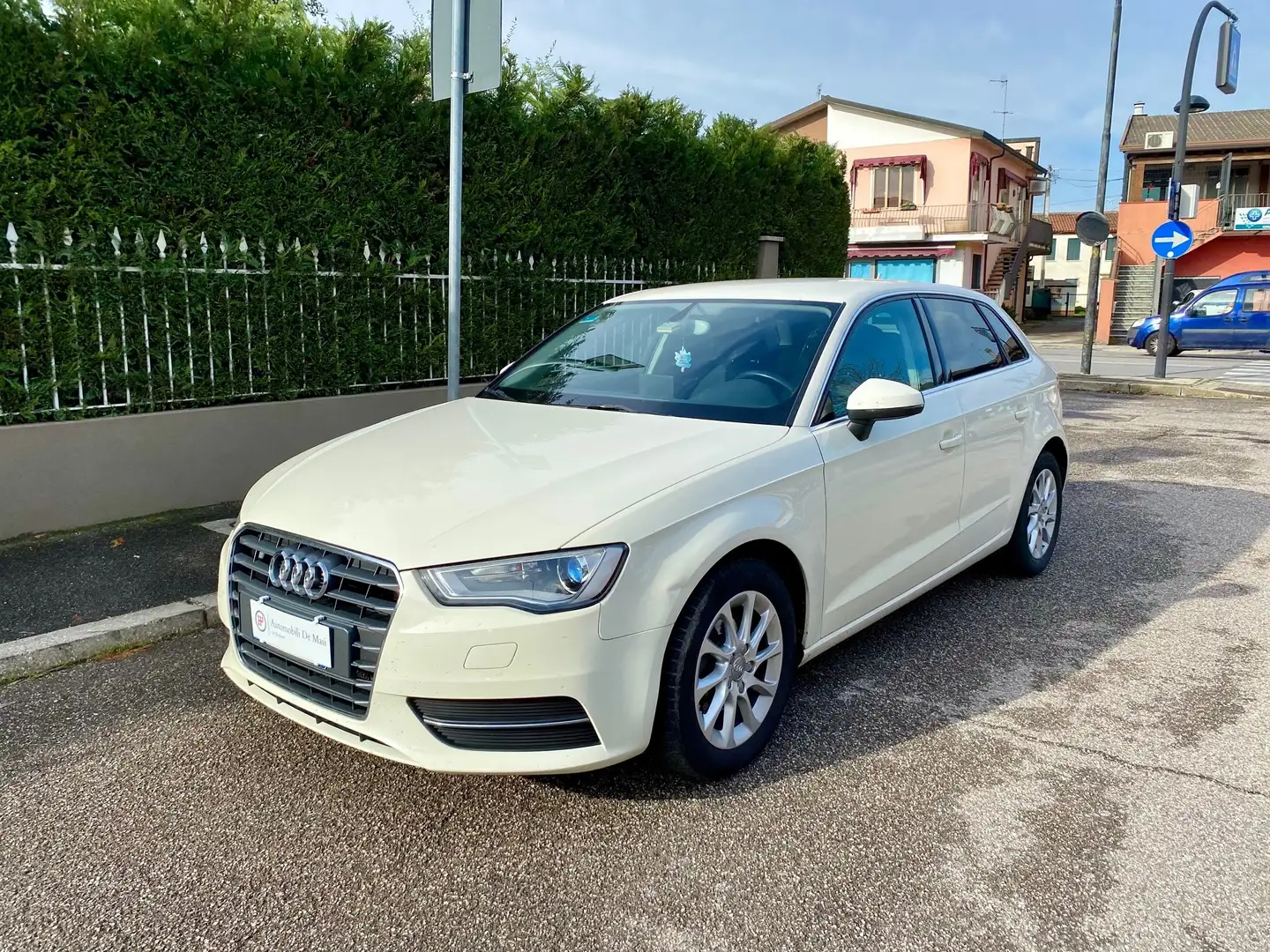 Audi A3 Sportback 1.6 tdi Admired 110cv E6 Blanc - 1