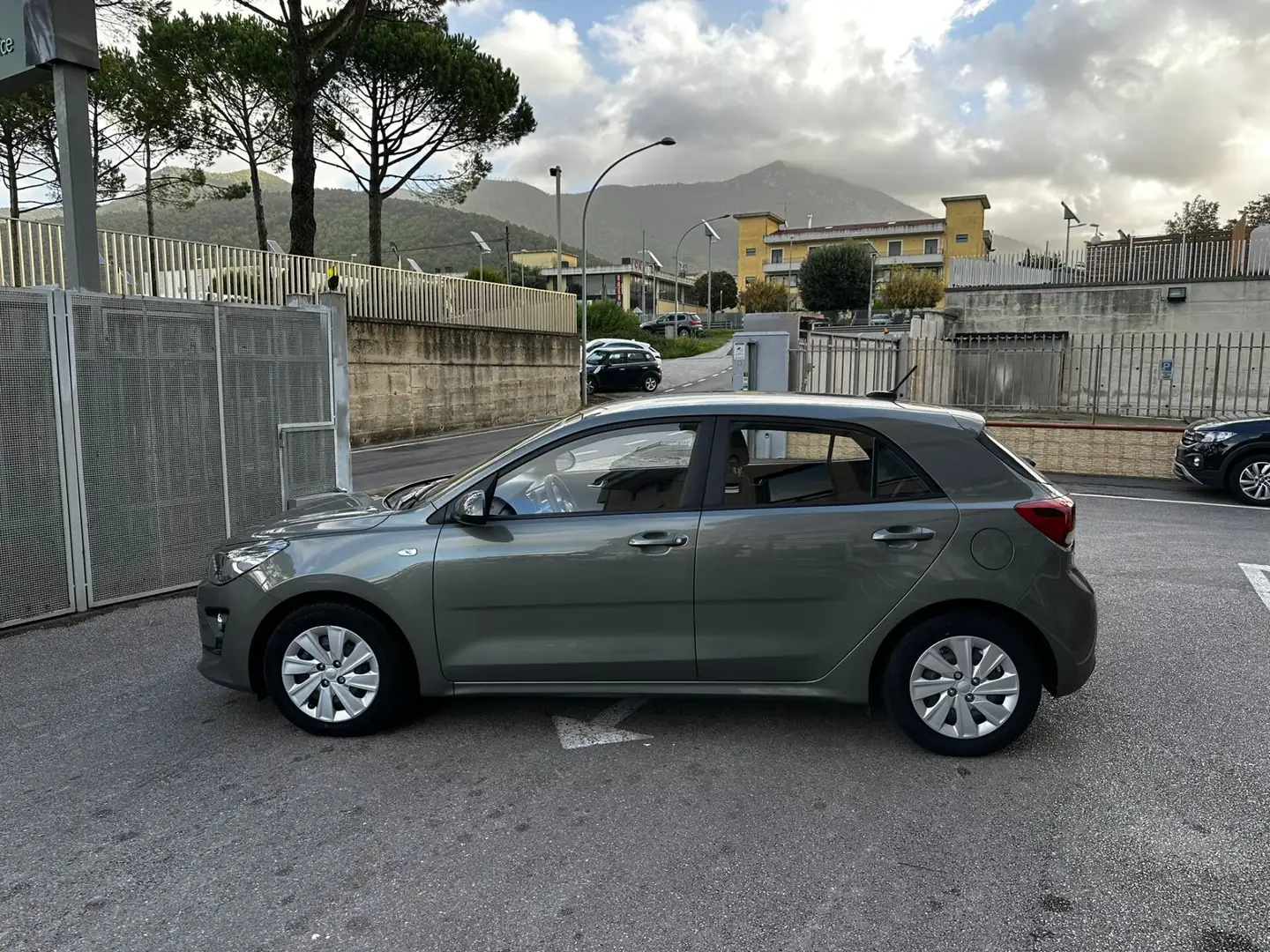 Kia Rio Rio 1.2 DPi 82 CV EcoGPL Urban Grigio - 2