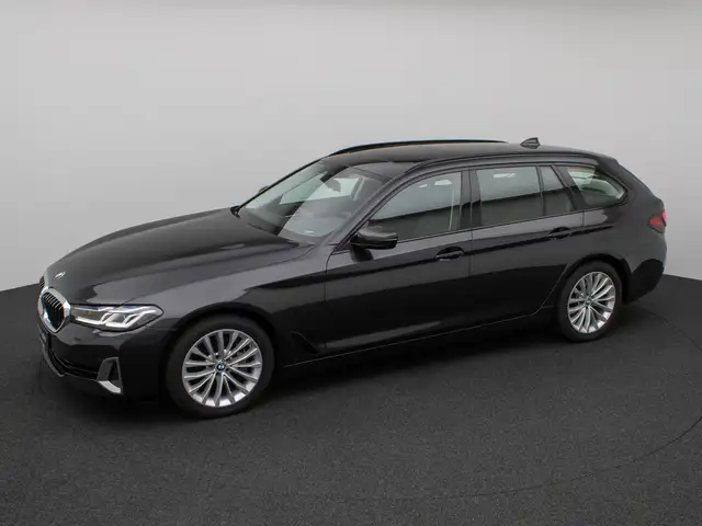 BMW 5 Series view 12