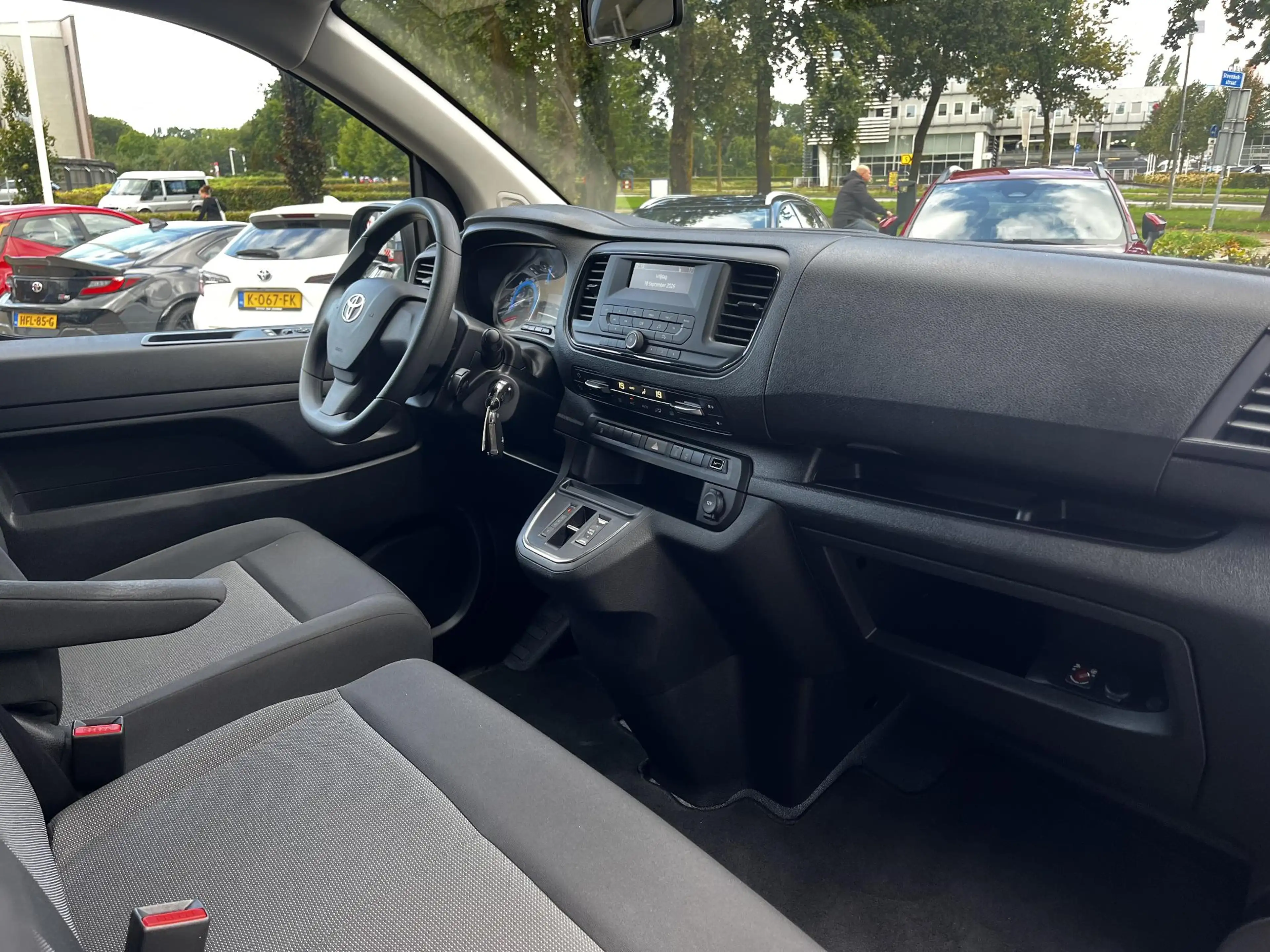 Toyota Proace Electric Verso Long L2 Extra Range Dynamic 75 kWh — photo 13