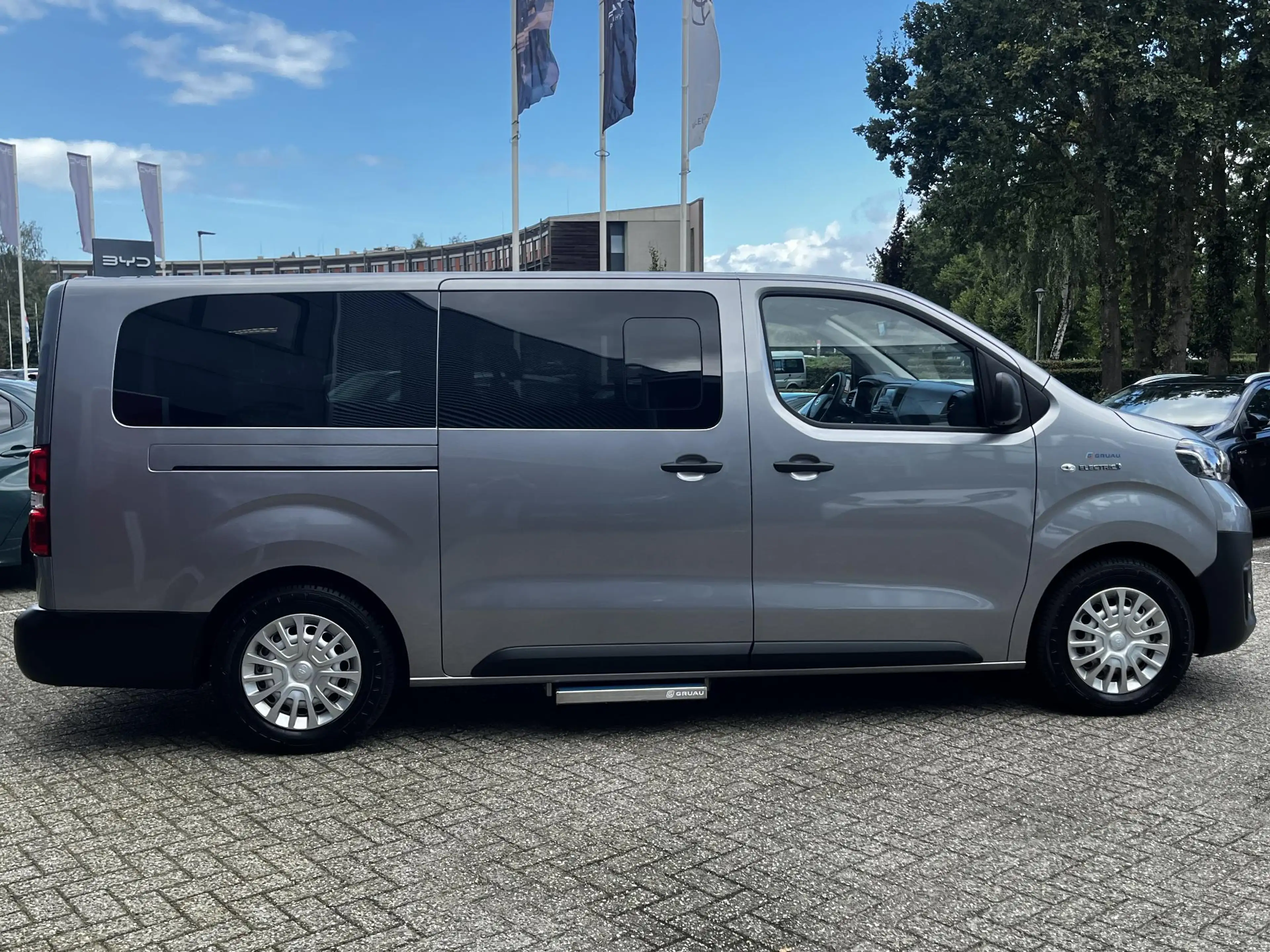 Toyota Proace Electric Verso Long L2 Extra Range Dynamic 75 kWh — photo 6