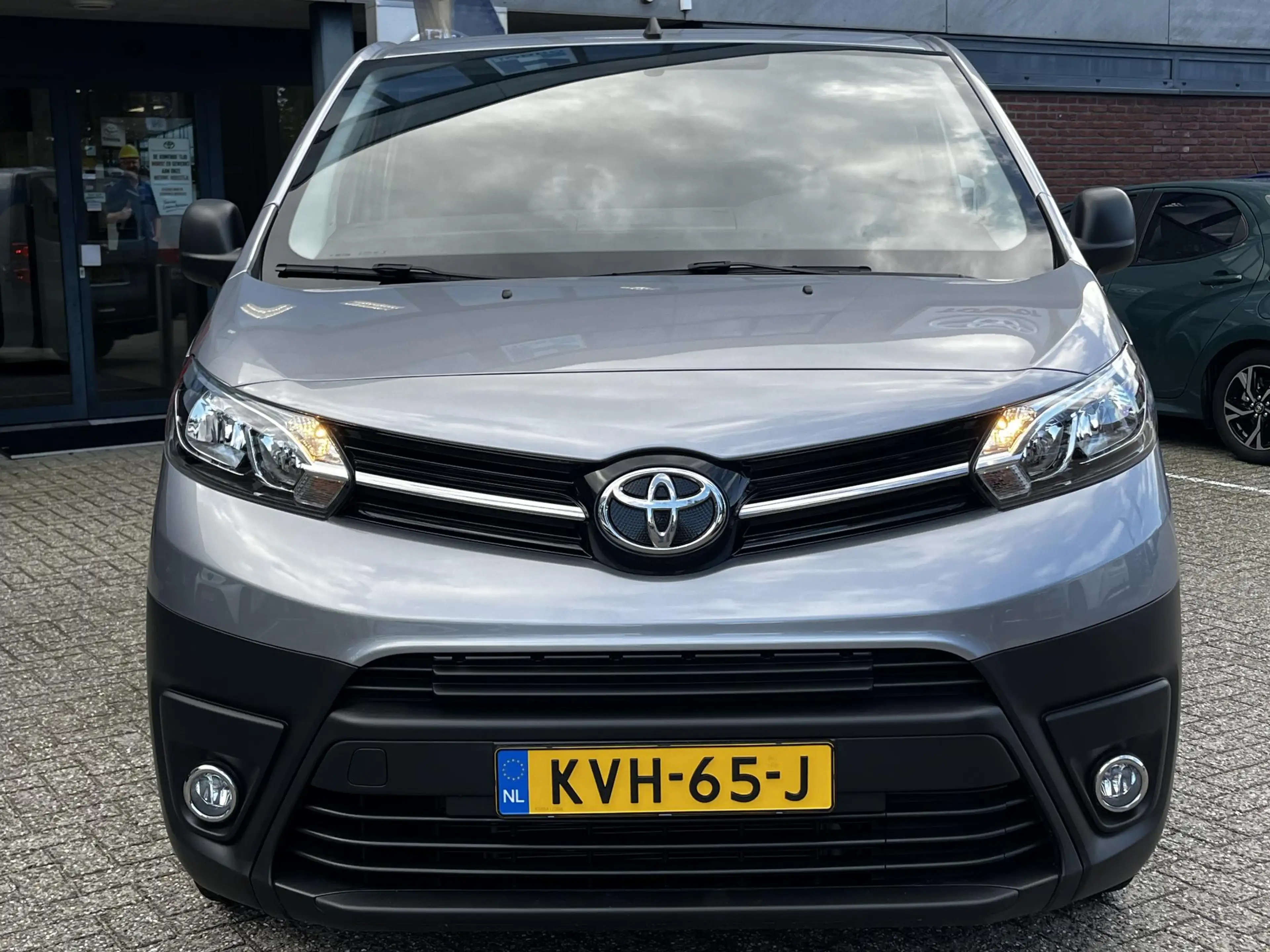 Toyota Proace Electric Verso Long L2 Extra Range Dynamic 75 kWh — photo 32